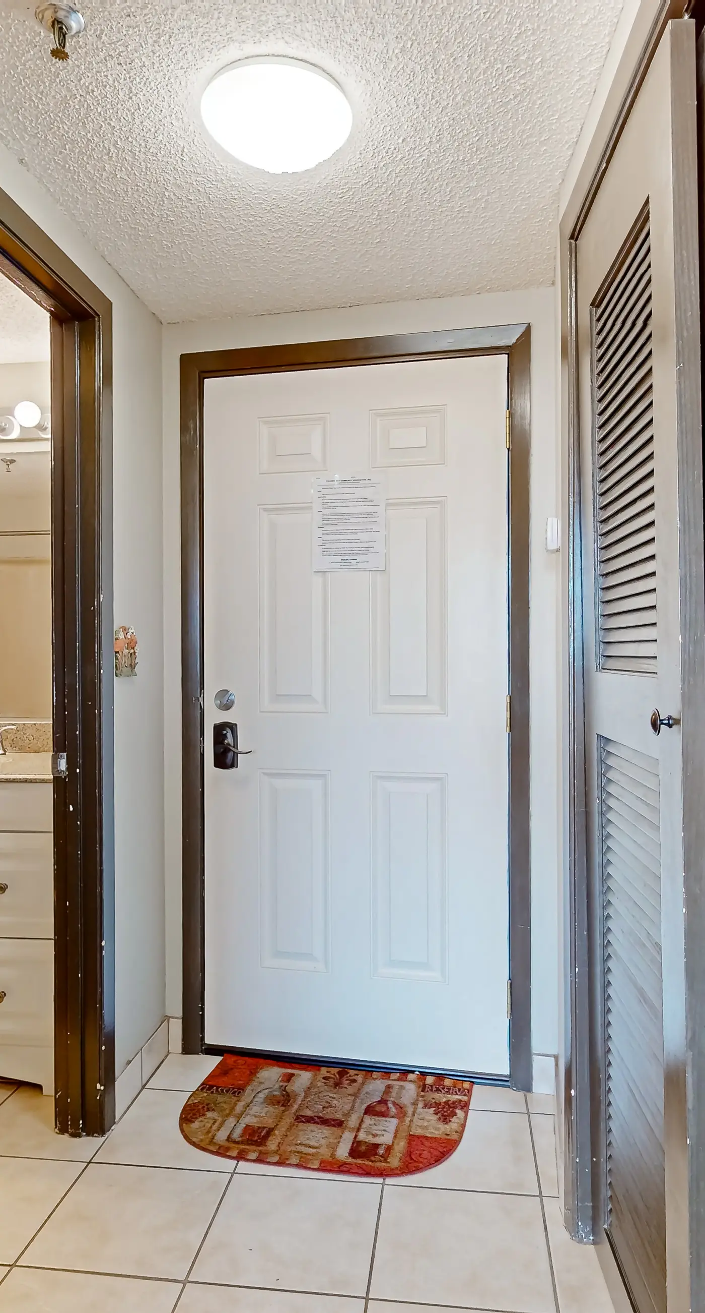 Peaceful corner studio with pool & Santa Rosa Sound views - snowbird-friendly