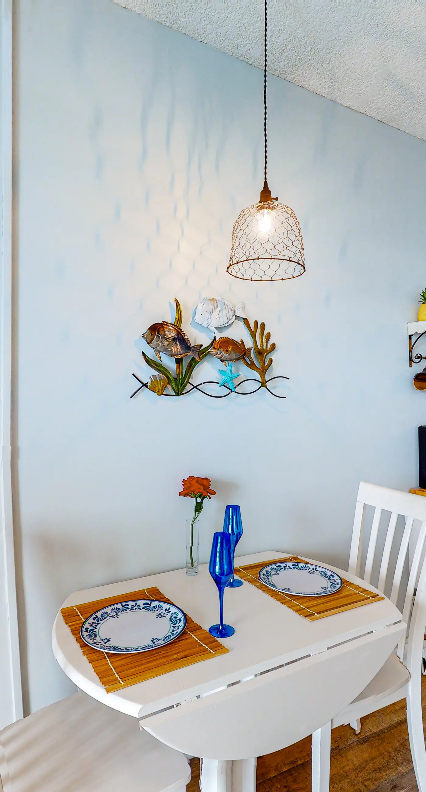 Perfect studio gem with pool, fast WiFi, sound view & kitchenette