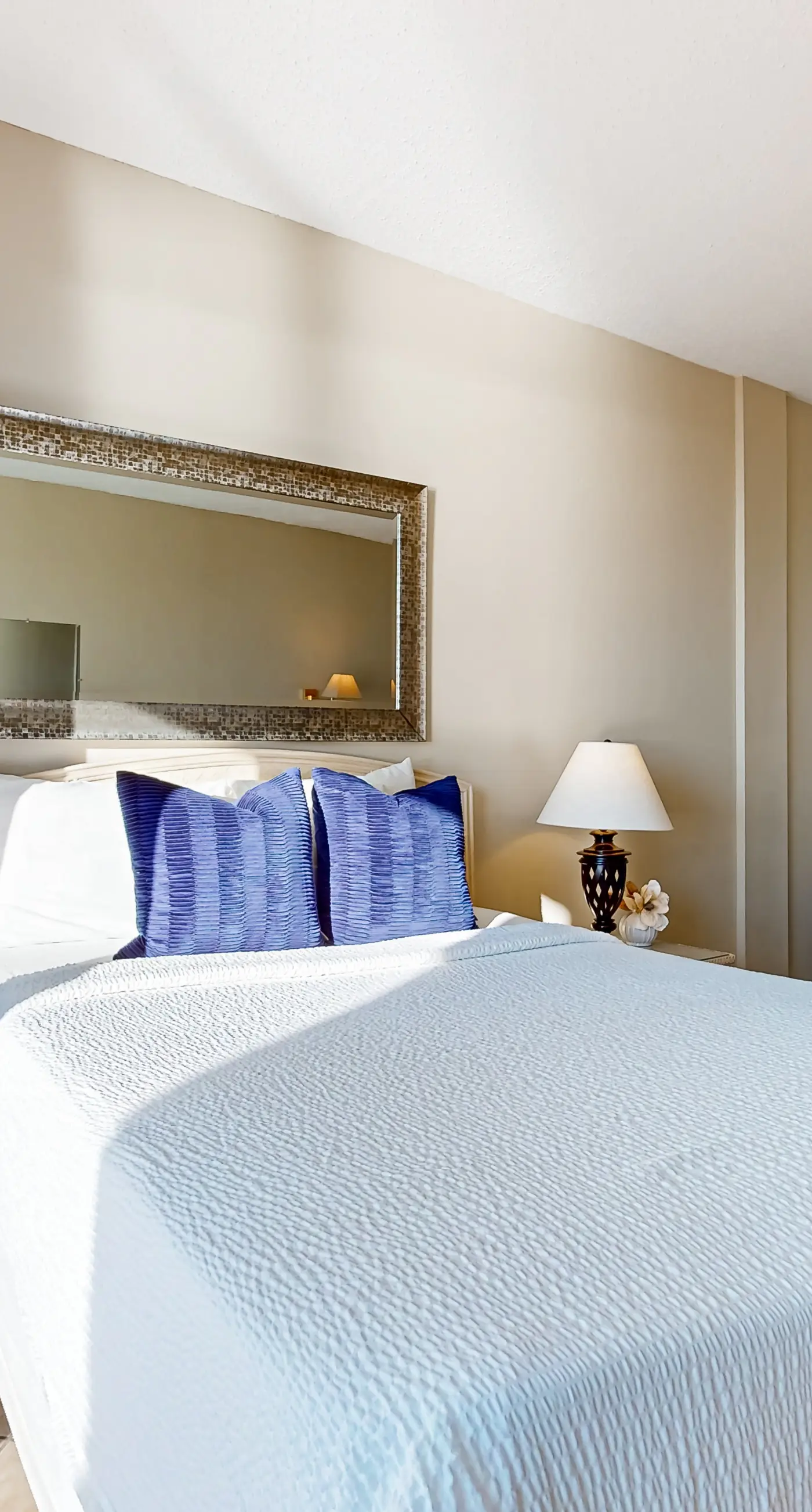 Bayfront delight with pool, bay views & prime location - snowbird-friendly