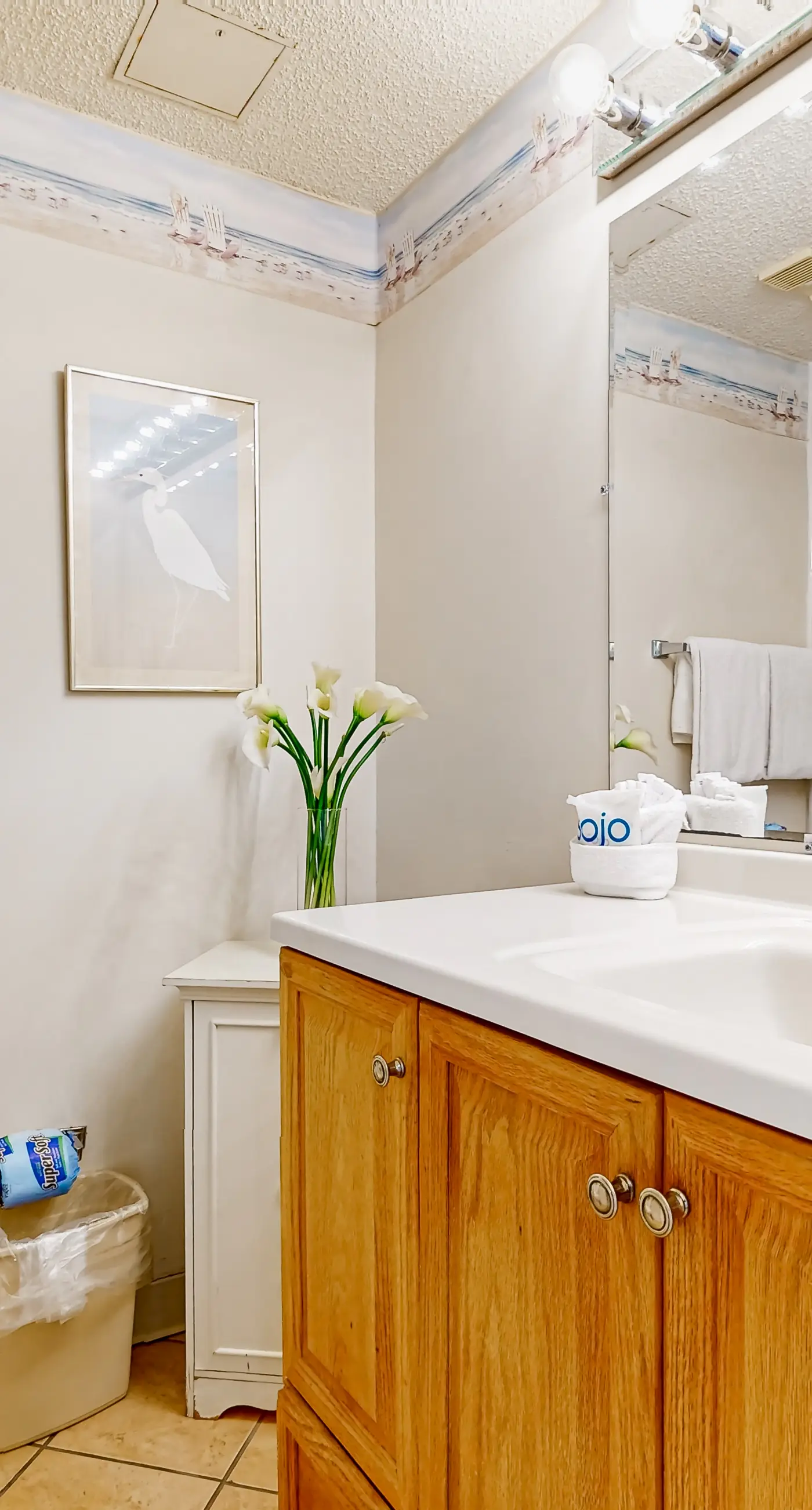 Bayfront delight with pool, bay views & prime location - snowbird-friendly