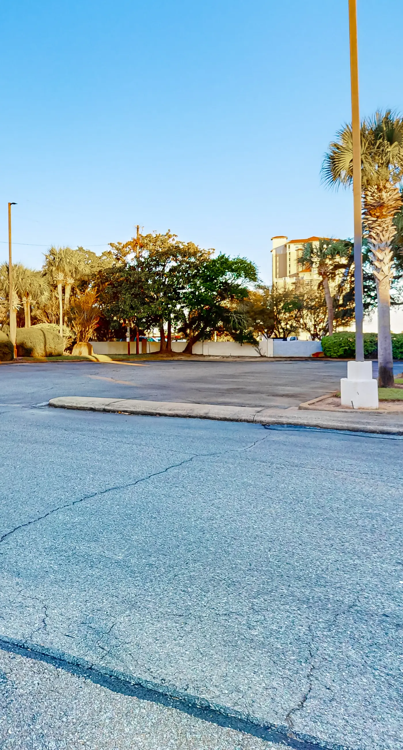 Bayfront delight with pool, bay views & prime location - snowbird-friendly