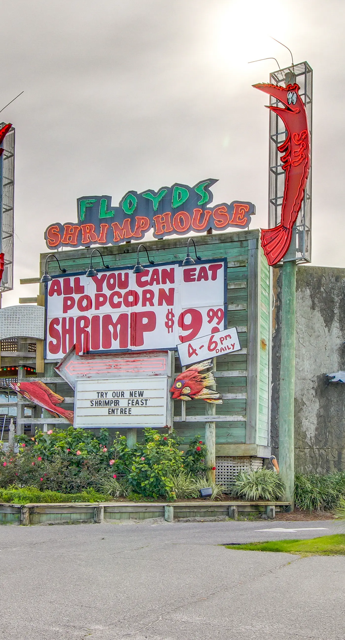 Bayfront delight with pool, bay views & prime location - snowbird-friendly