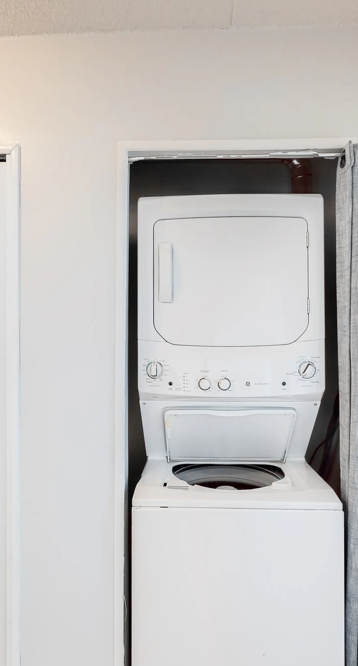 Waterfront condo with pool, central AC, washer/dryer, and WiFi