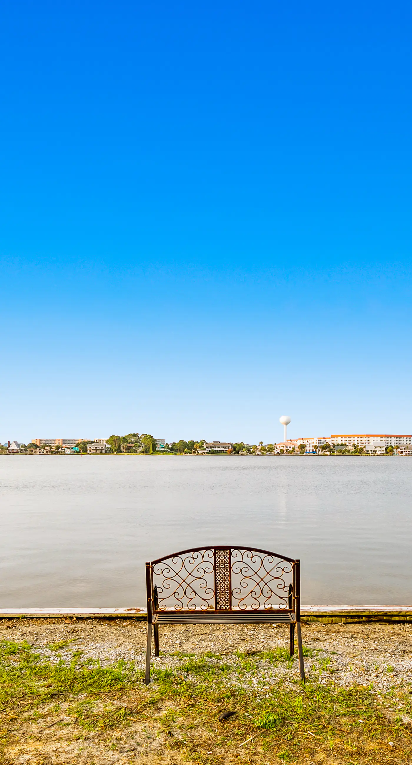 Waterfront condo with pool, central AC, washer/dryer, and WiFi