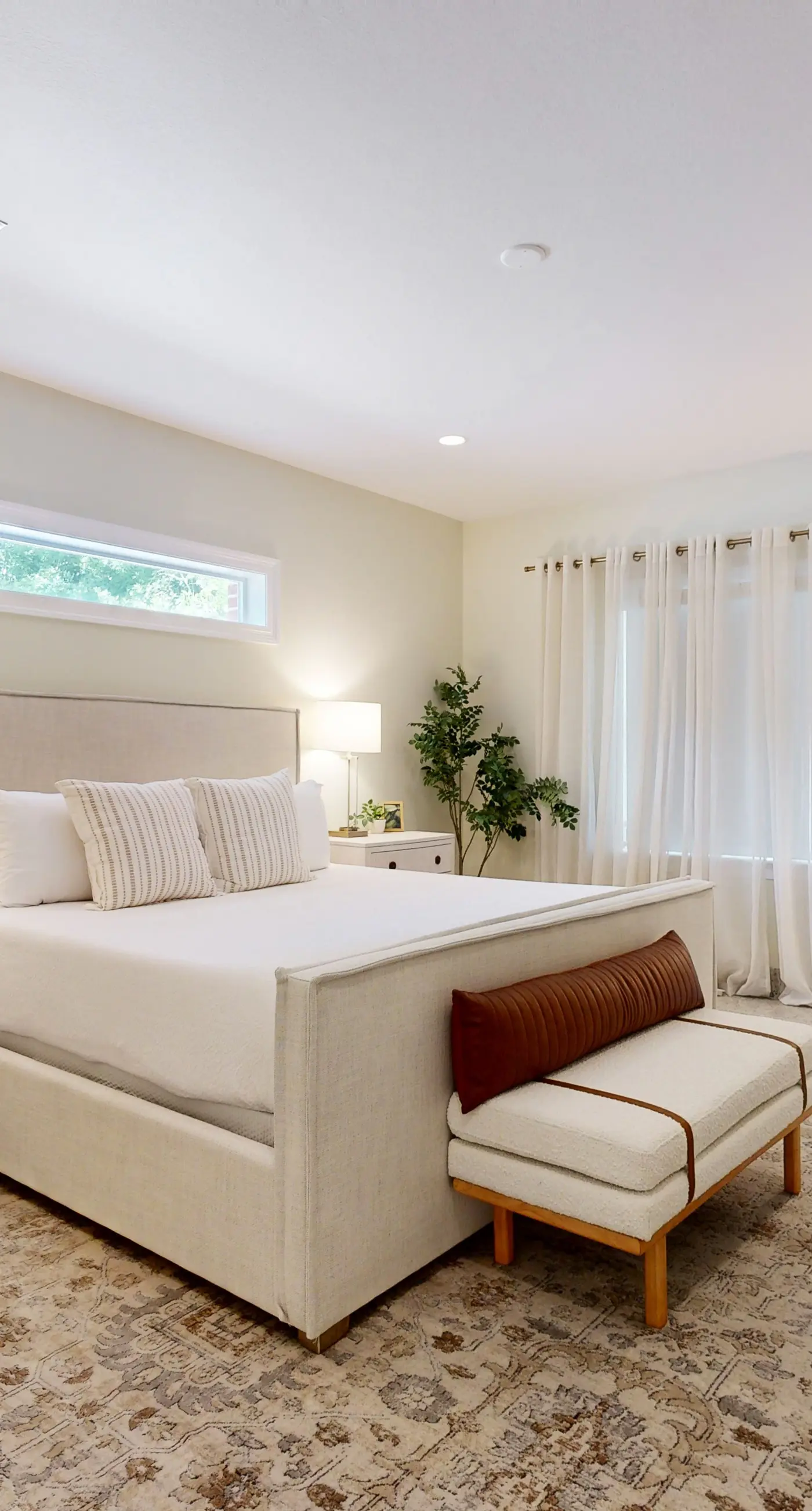 Lovely house with private saltwater pool & screened lanai - snowbird-friendly