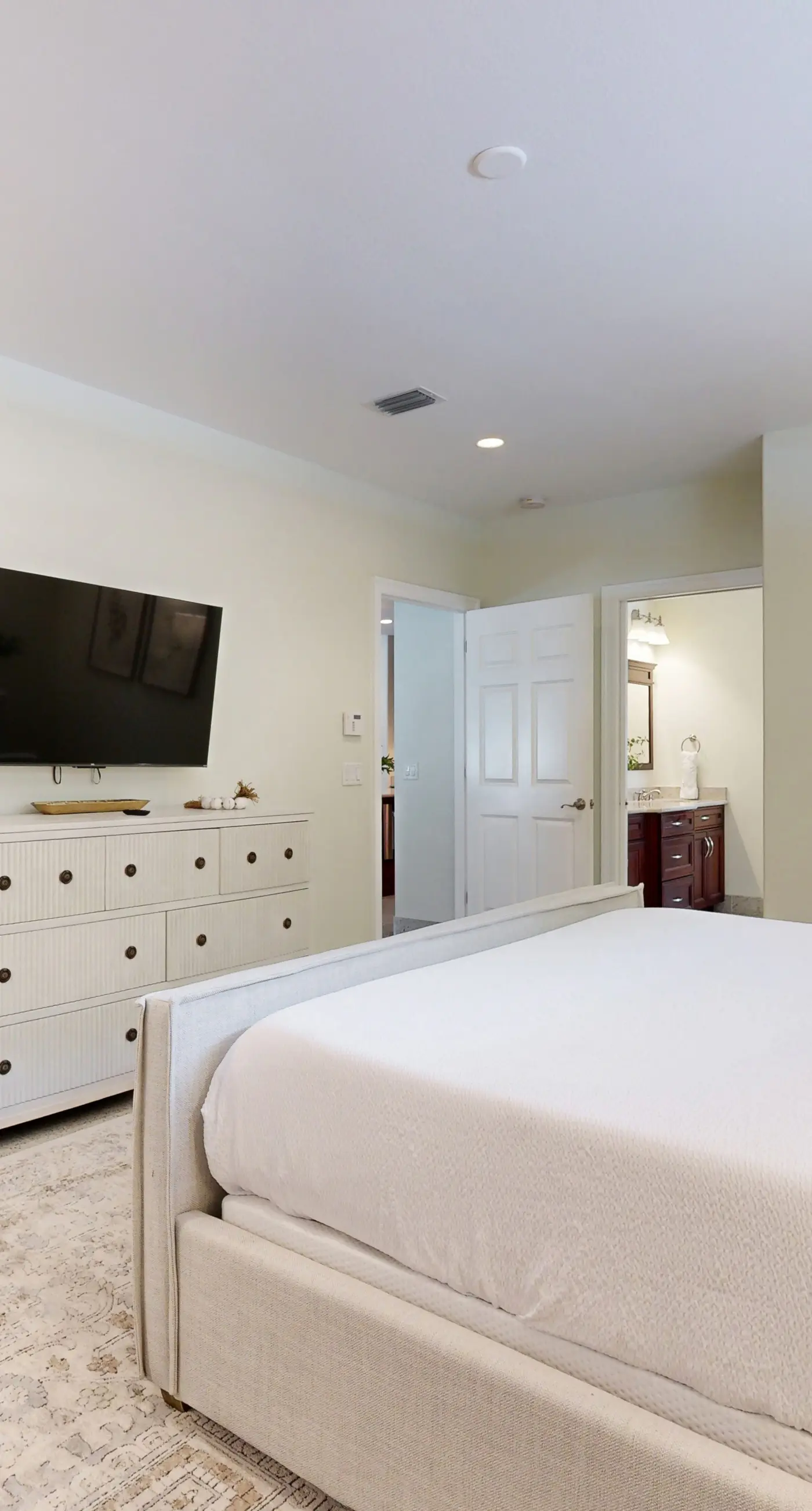 Lovely house with private saltwater pool & screened lanai - snowbird-friendly