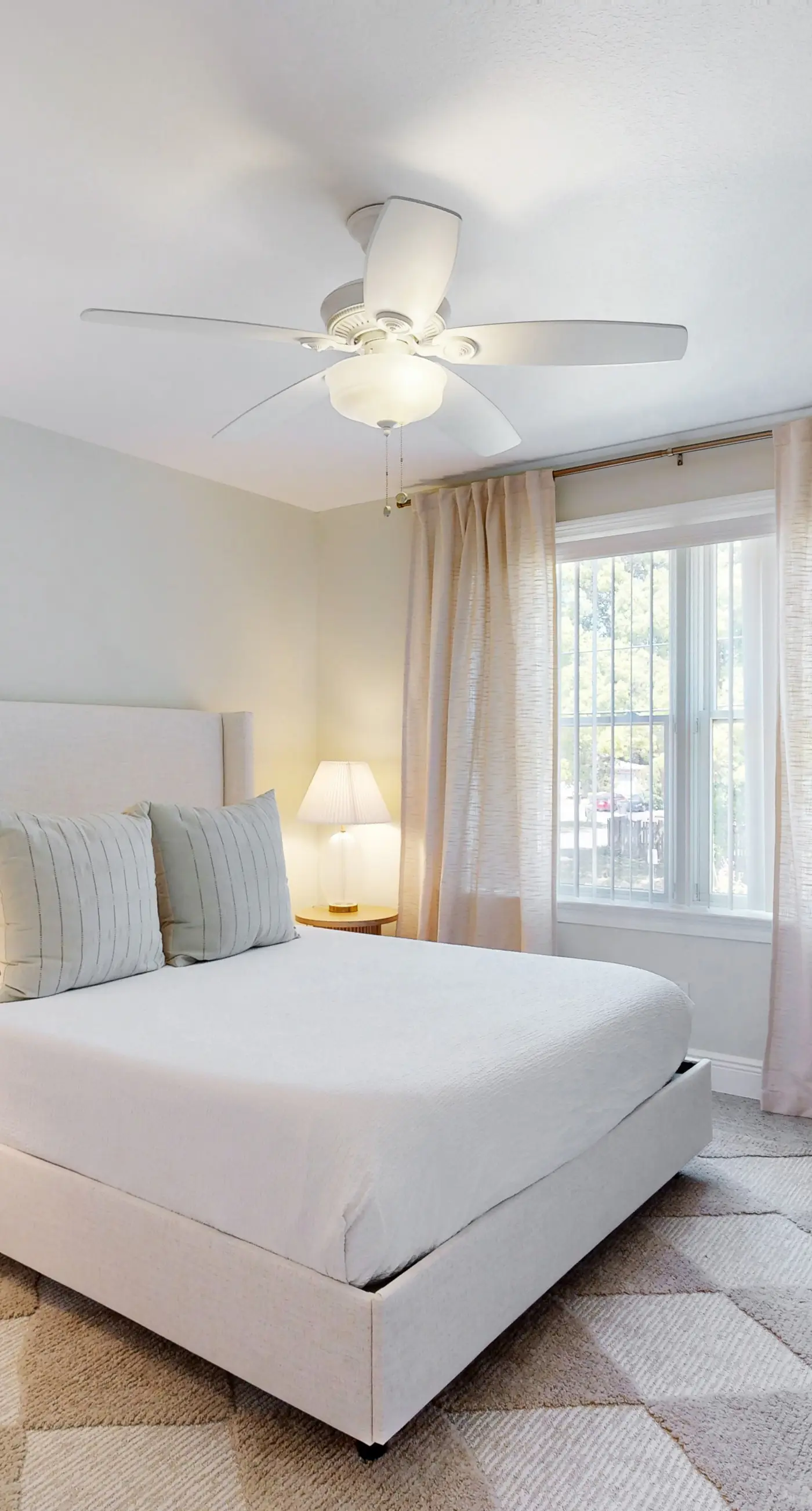 Lovely house with private saltwater pool & screened lanai - snowbird-friendly
