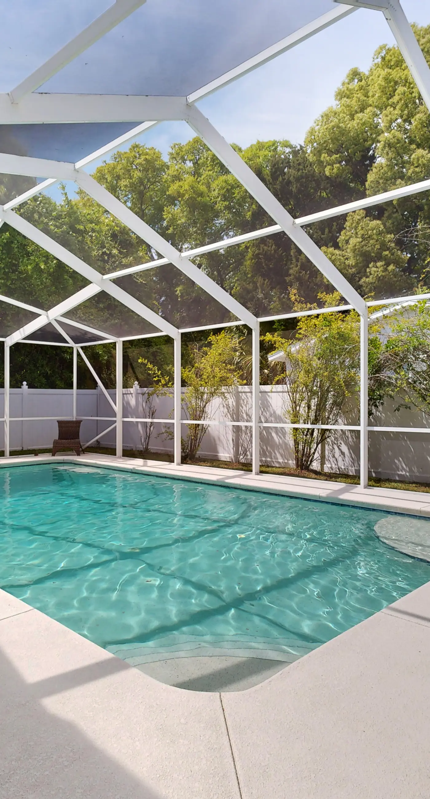 Lovely house with private saltwater pool & screened lanai - snowbird-friendly