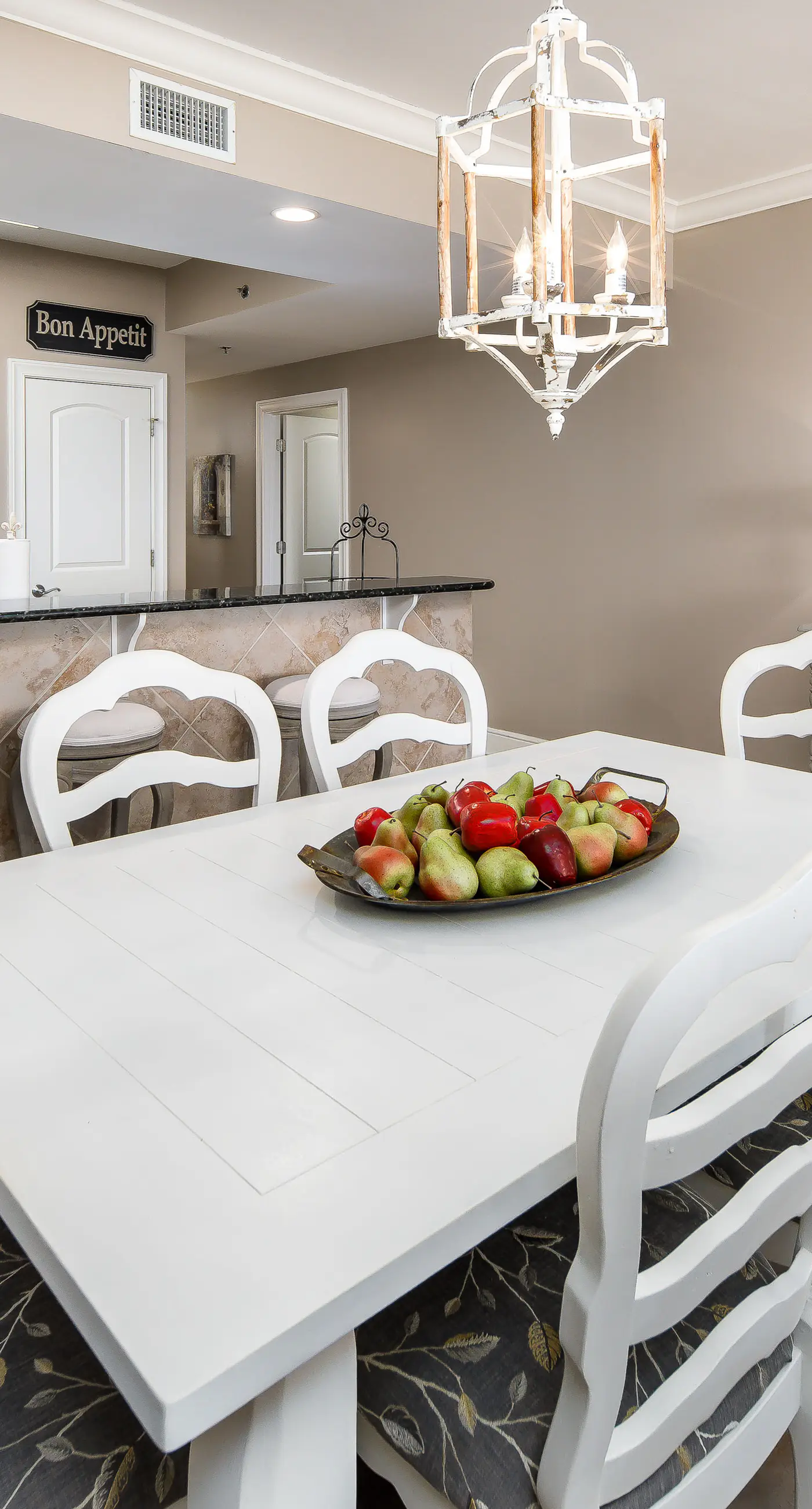 Gulf-view condo with beachfront access, pool, hot tub, gym, AC, & washer&dryer