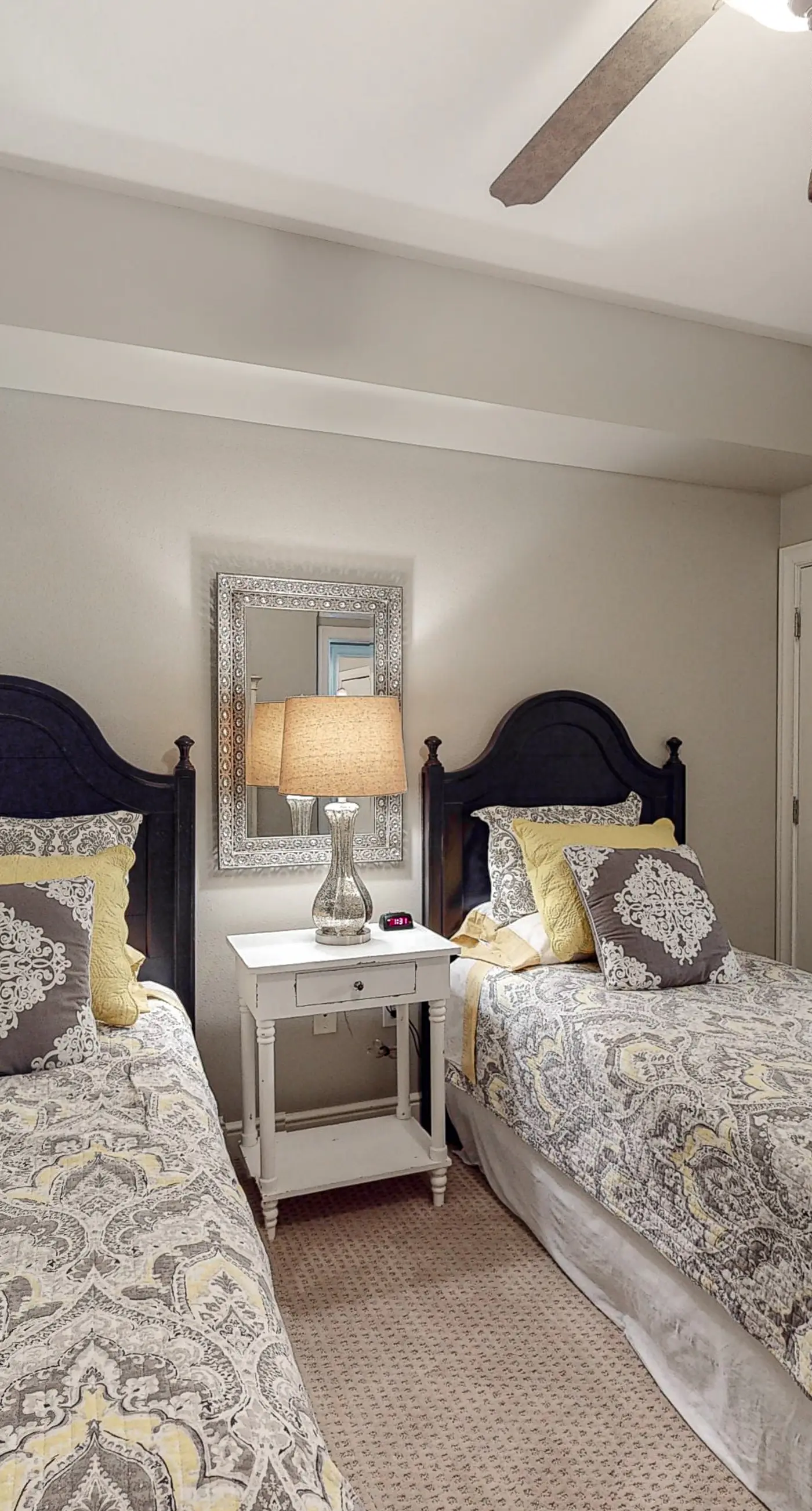 Gulf-view condo with beachfront access, pool, hot tub, gym, AC, & washer&dryer