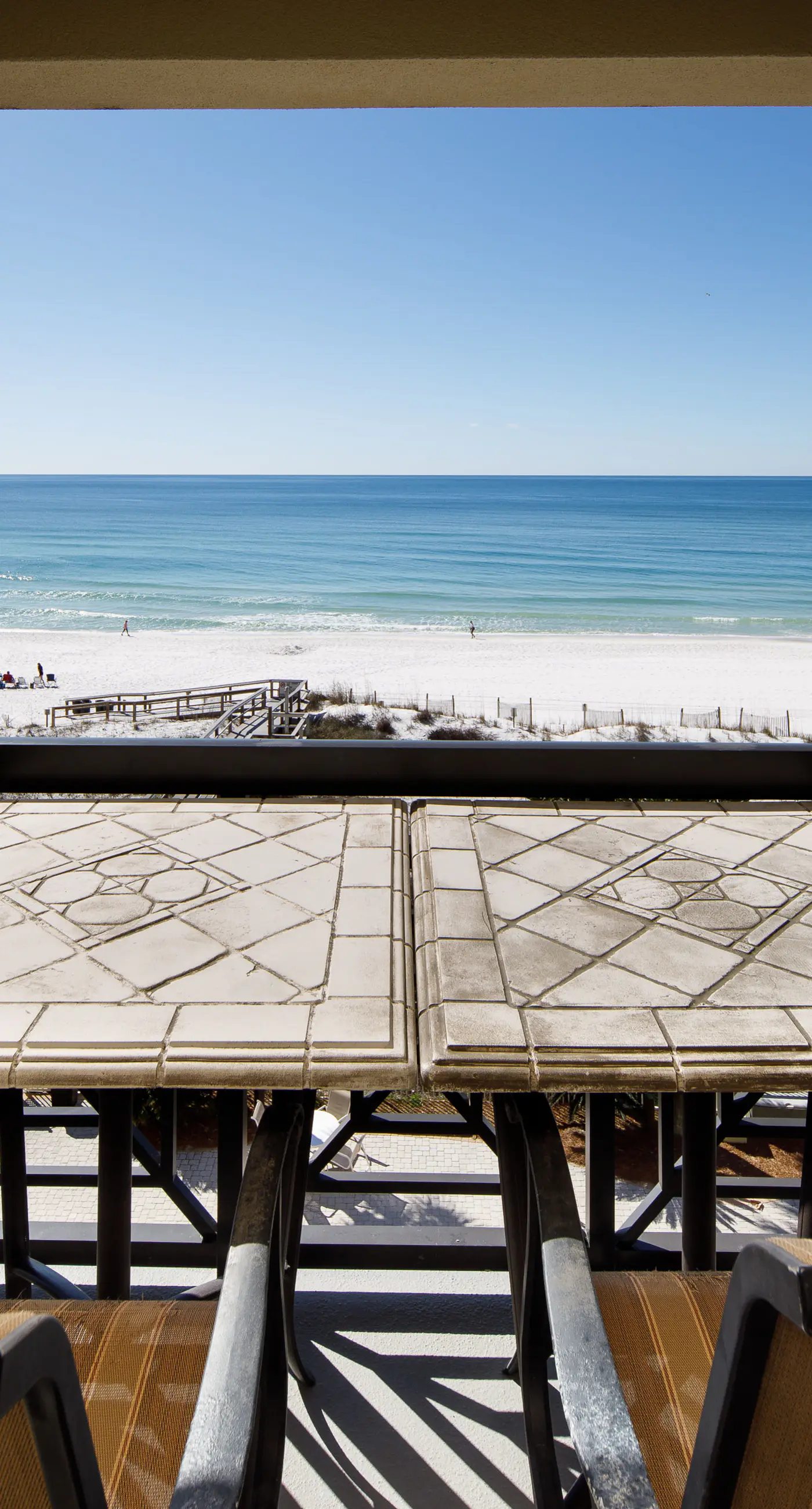 Gulf-view condo with beachfront access, pool, hot tub, gym, AC, & washer&dryer