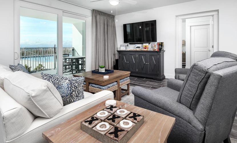 Blu 101 - Luxurious first-floor condo with hot tub, heated outdoor pool - near entertainment