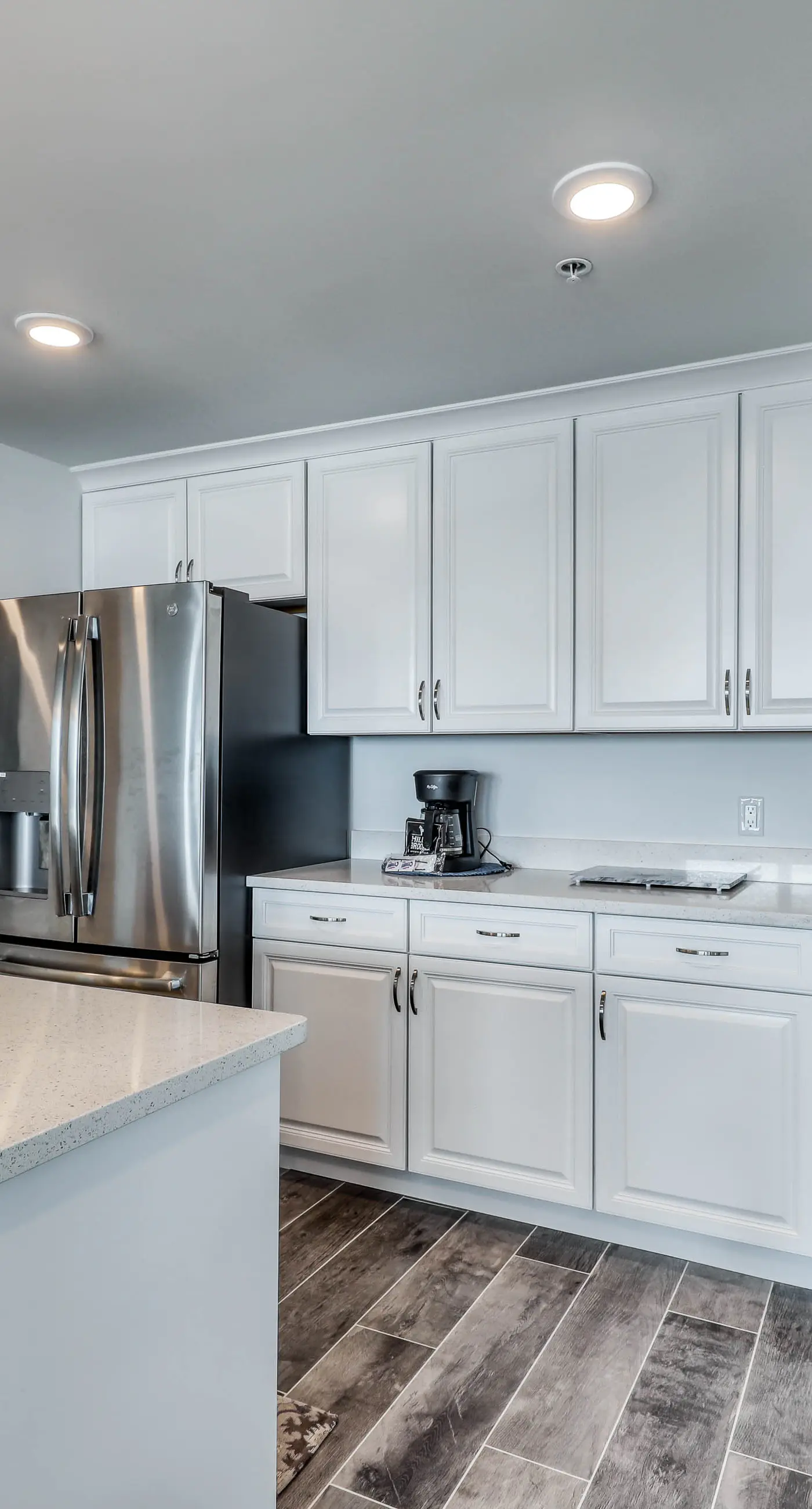 Blu 101 - Luxurious first-floor condo with hot tub, heated outdoor pool - near entertainment