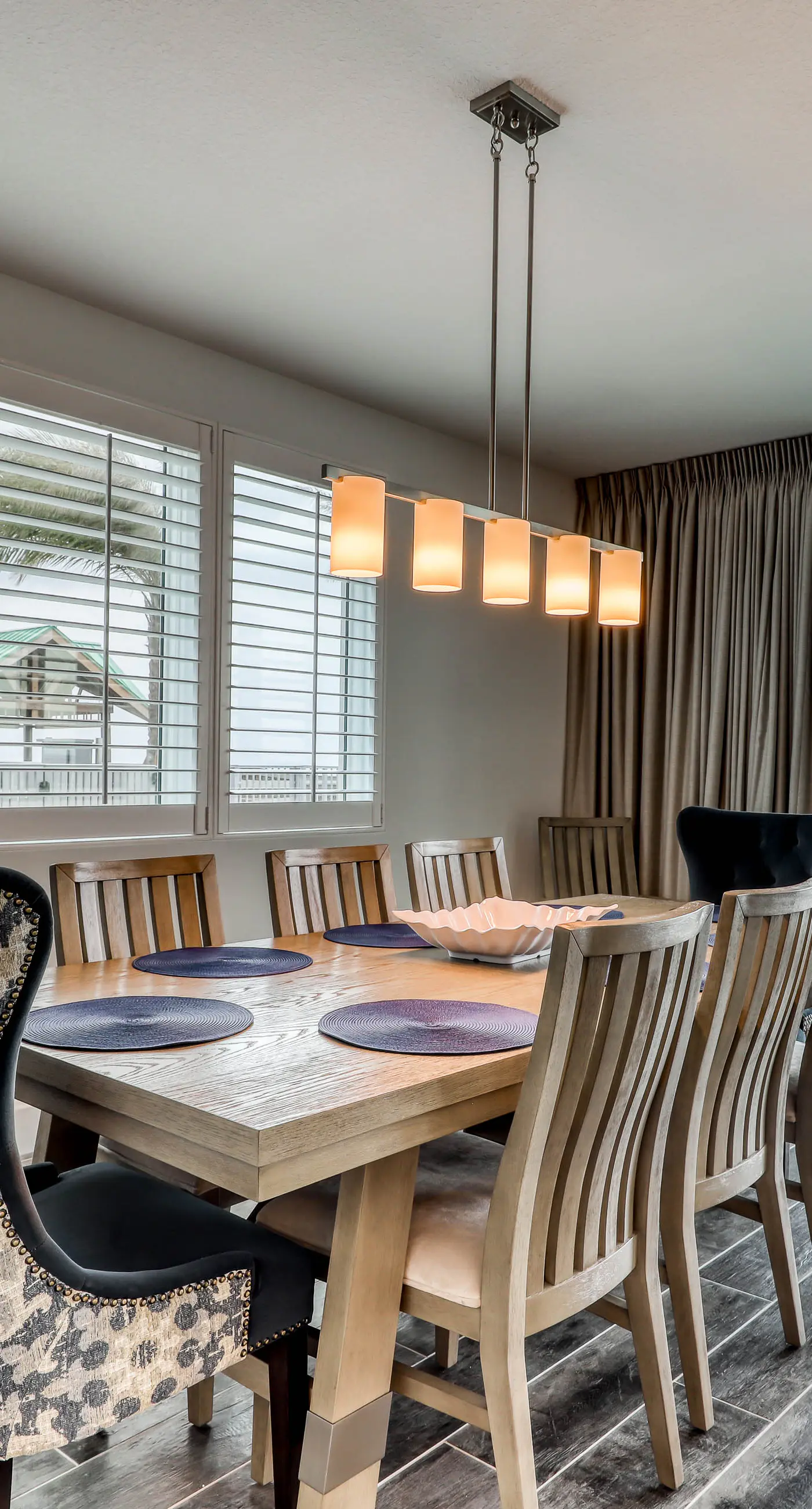 Blu 101 - Luxurious first-floor condo with hot tub, heated outdoor pool - near entertainment