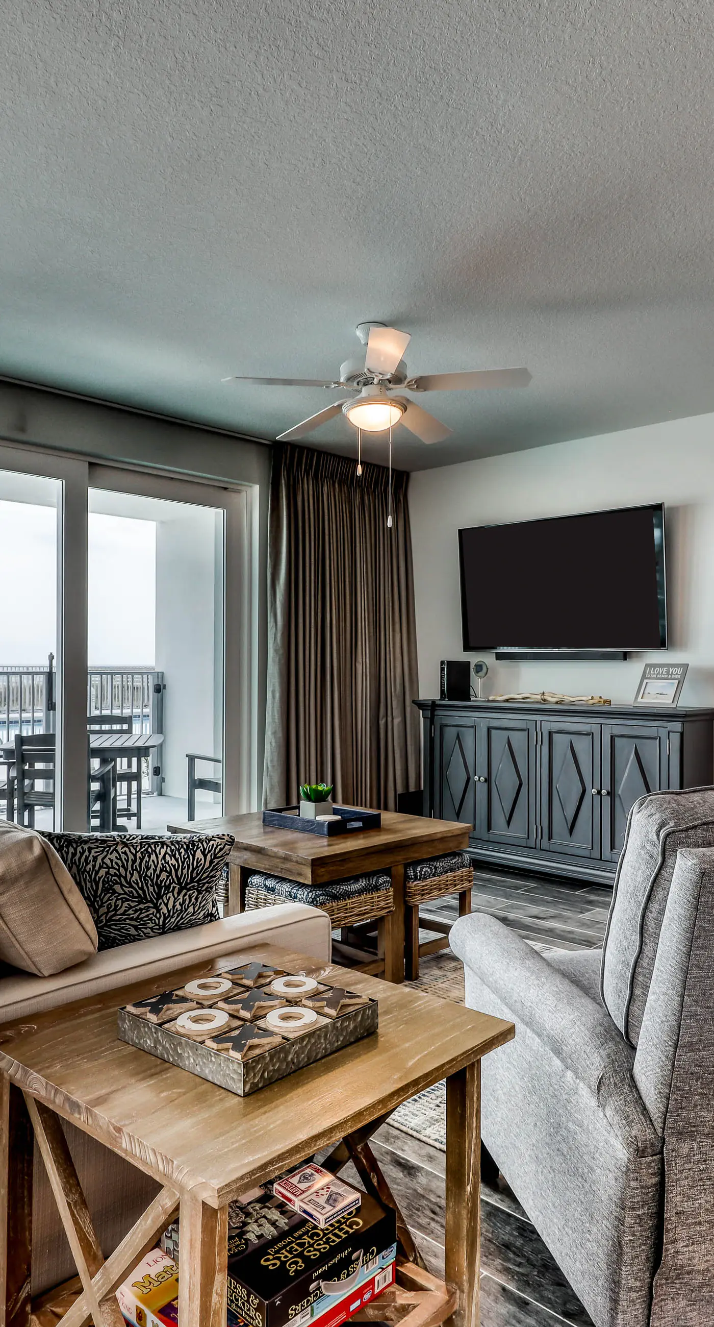 Blu 101 - Luxurious first-floor condo with hot tub, heated outdoor pool - near entertainment