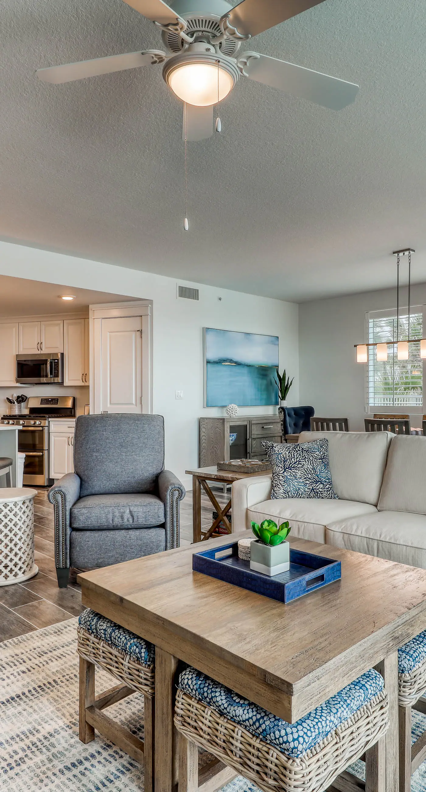 Blu 101 - Luxurious first-floor condo with hot tub, heated outdoor pool - near entertainment