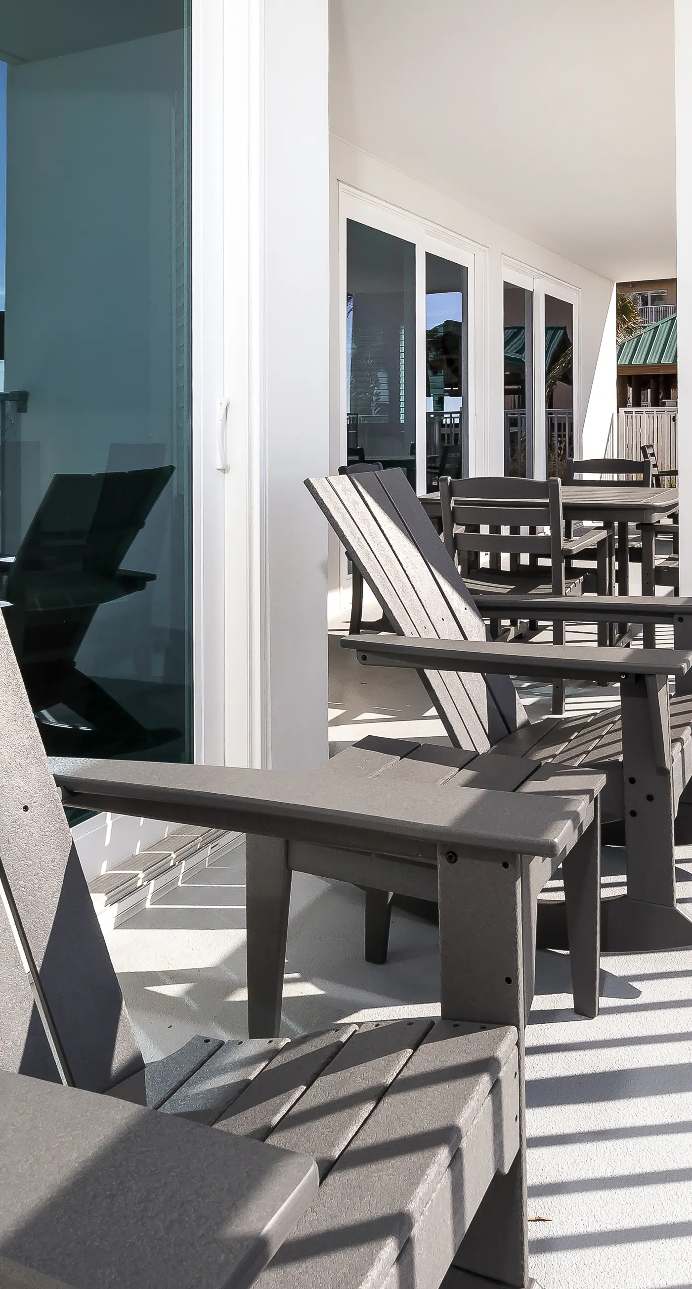 Blu 101 - Luxurious first-floor condo with hot tub, heated outdoor pool - near entertainment