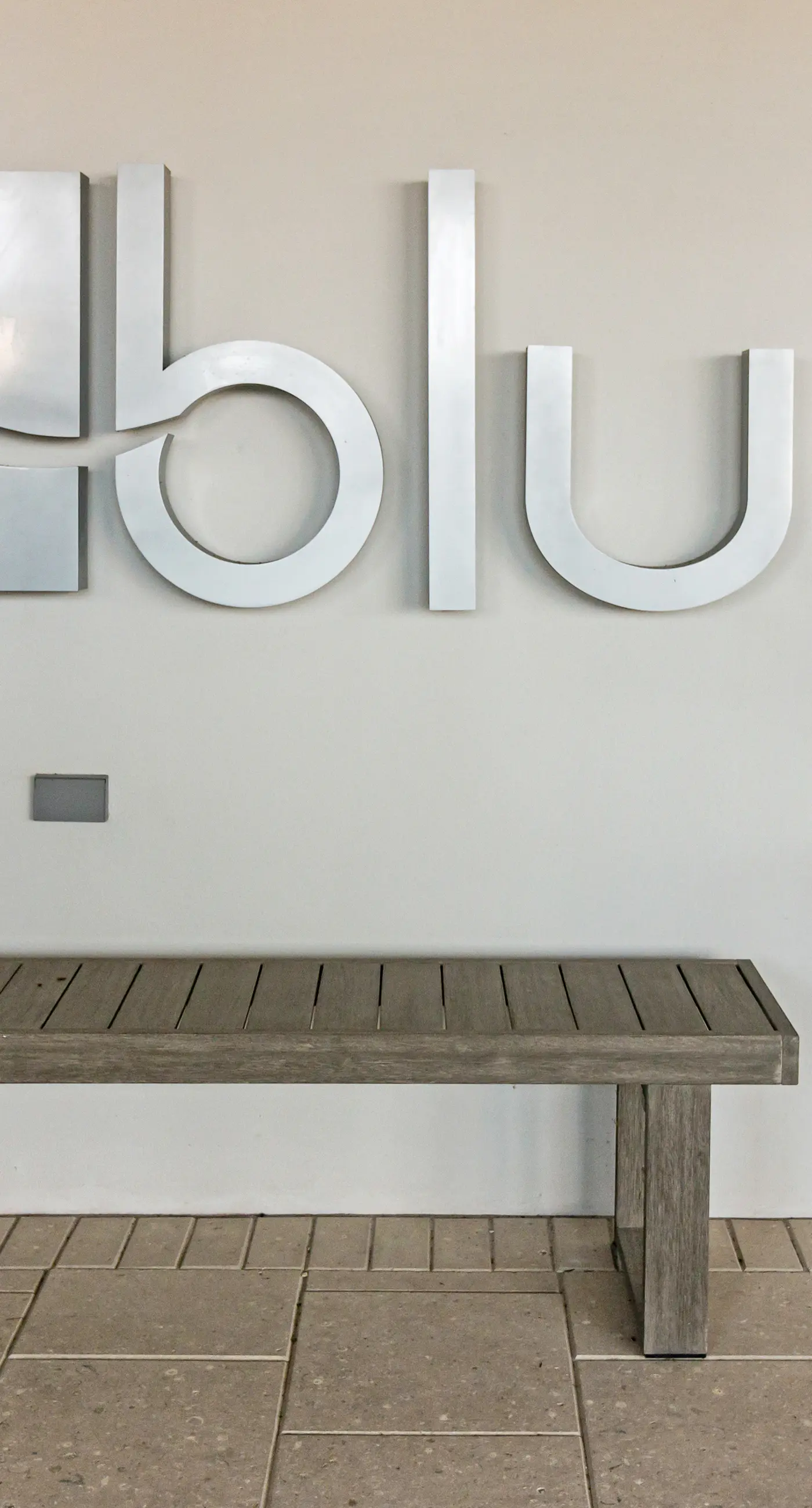 Blu 101 - Luxurious first-floor condo with hot tub, heated outdoor pool - near entertainment