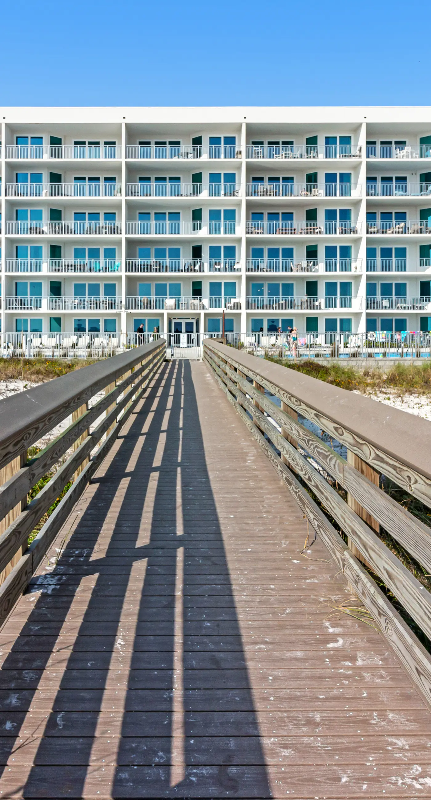 Blu 101 - Luxurious first-floor condo with hot tub, heated outdoor pool - near entertainment