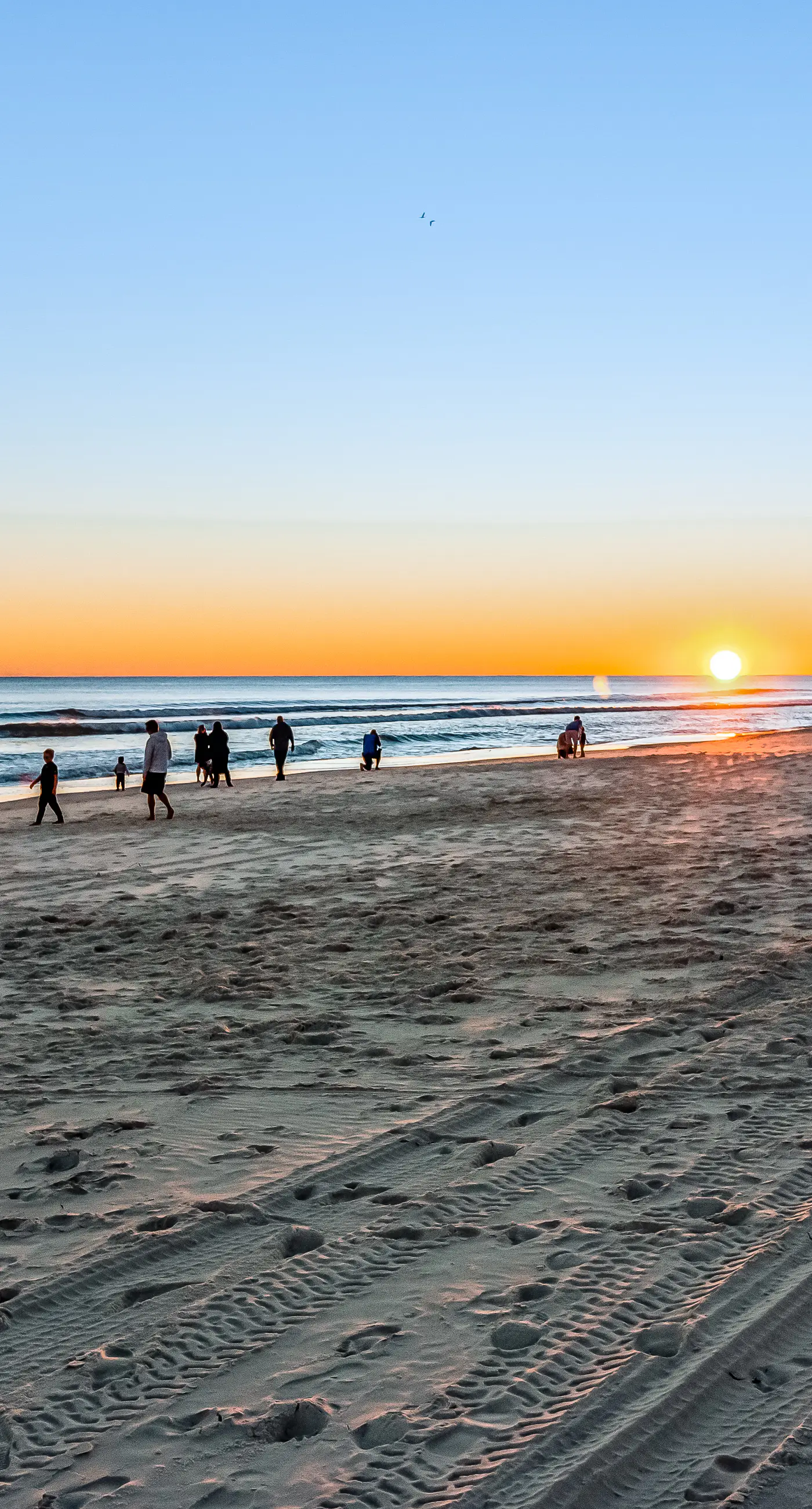 Blu 101 - Luxurious first-floor condo with hot tub, heated outdoor pool - near entertainment