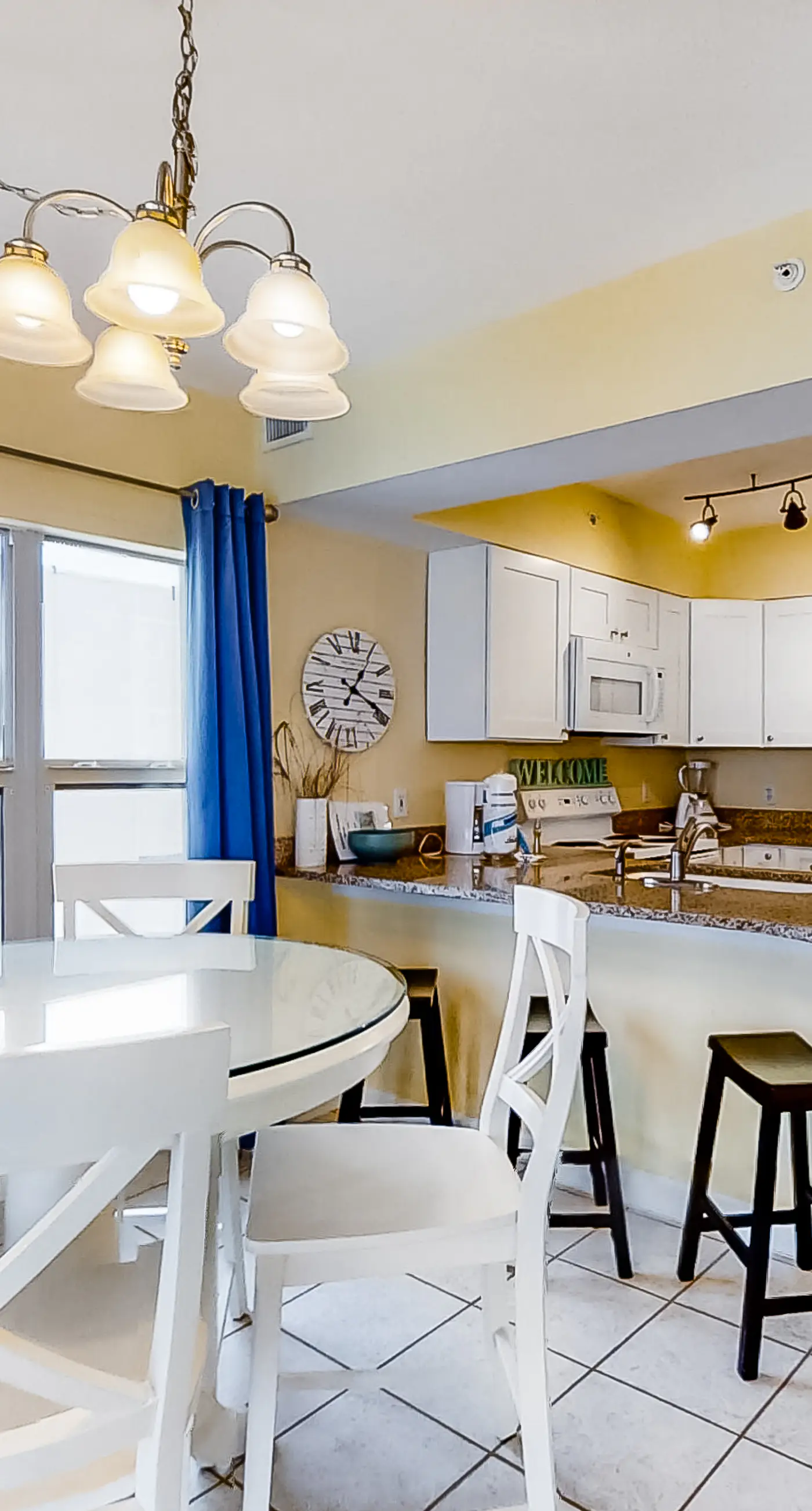 Emerald Towers West 5007 - Wonderful Gulf-front condo with pool, corner balcony, central AC & beach access