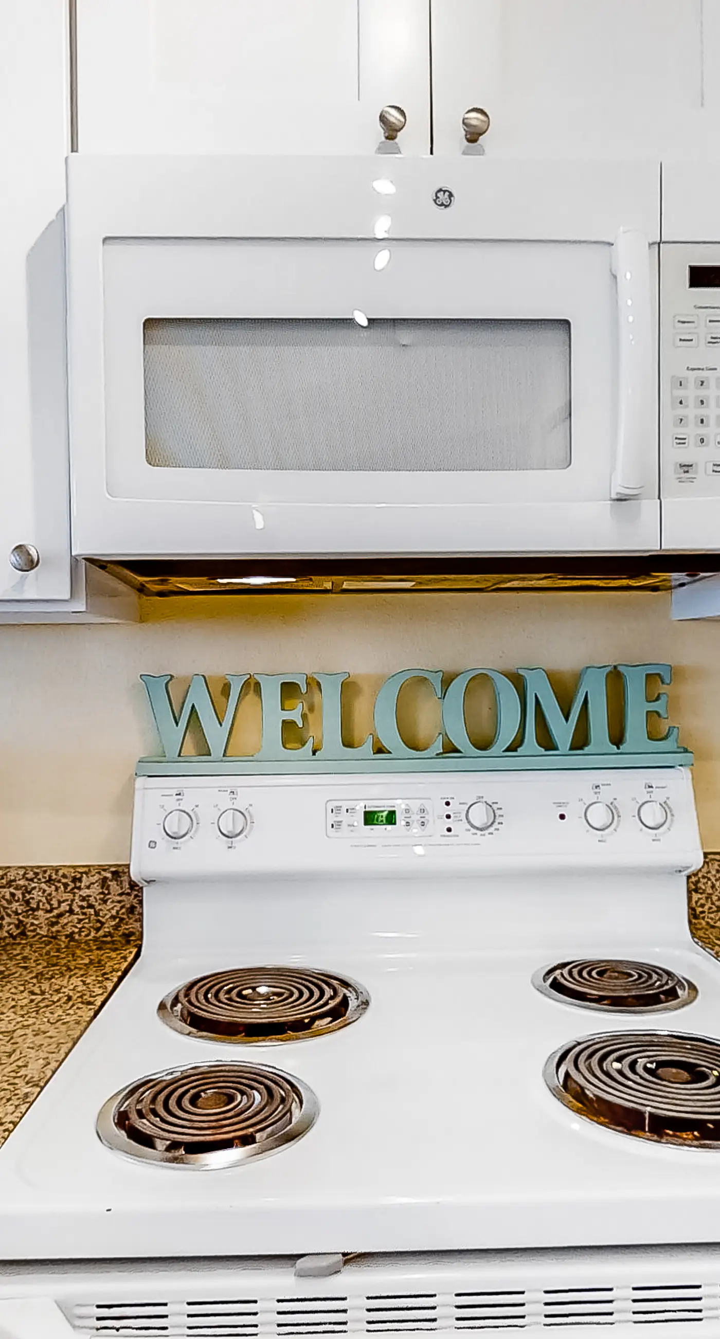 Emerald Towers West 5007 - Wonderful Gulf-front condo with pool, corner balcony, central AC & beach access