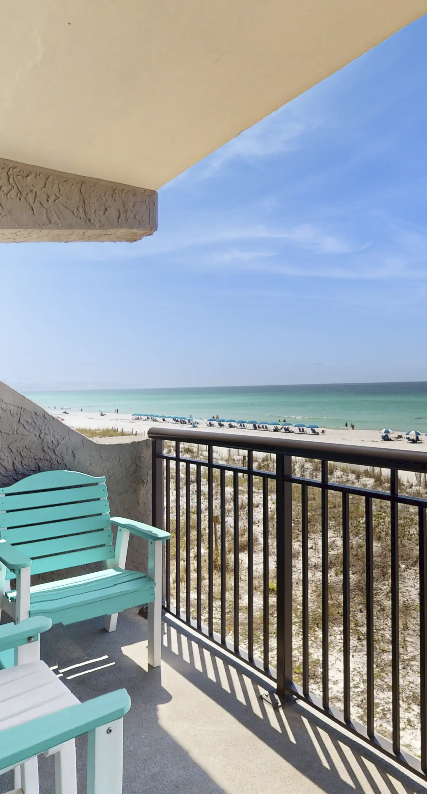 Island Echos 3H  Beachfront Condo with stunning views, shared pool and beach access