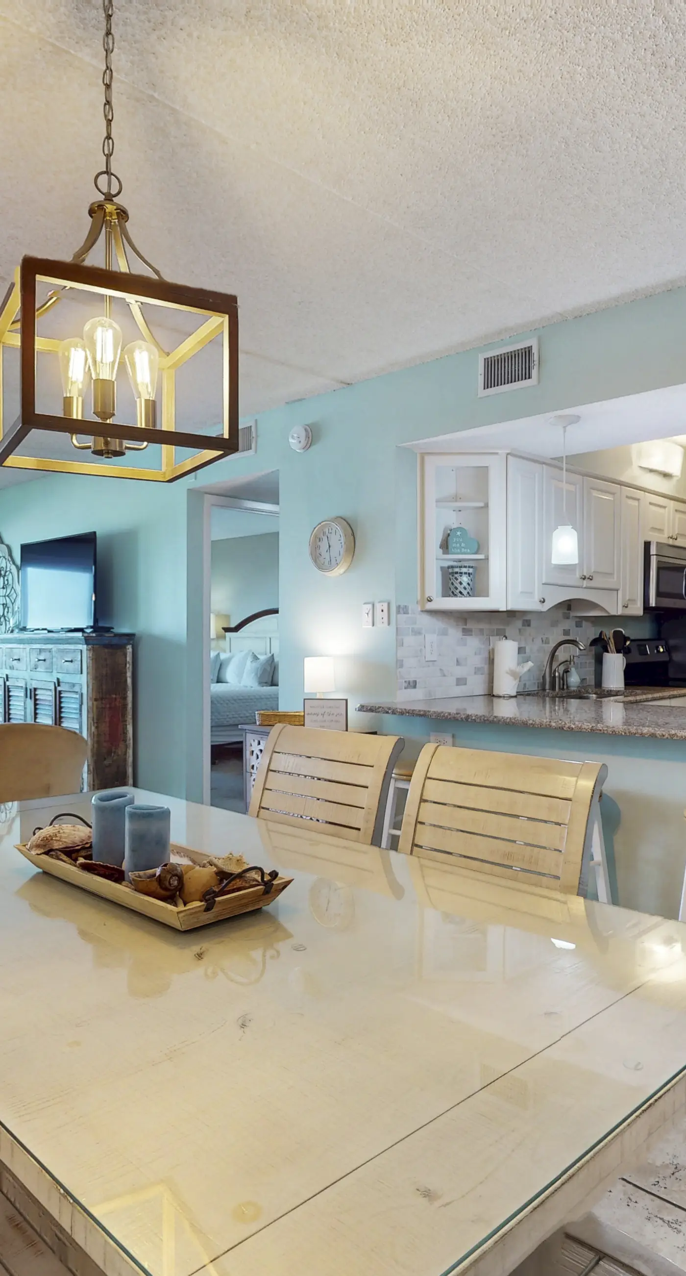 Island Echos 3H  Beachfront Condo with stunning views, shared pool and beach access