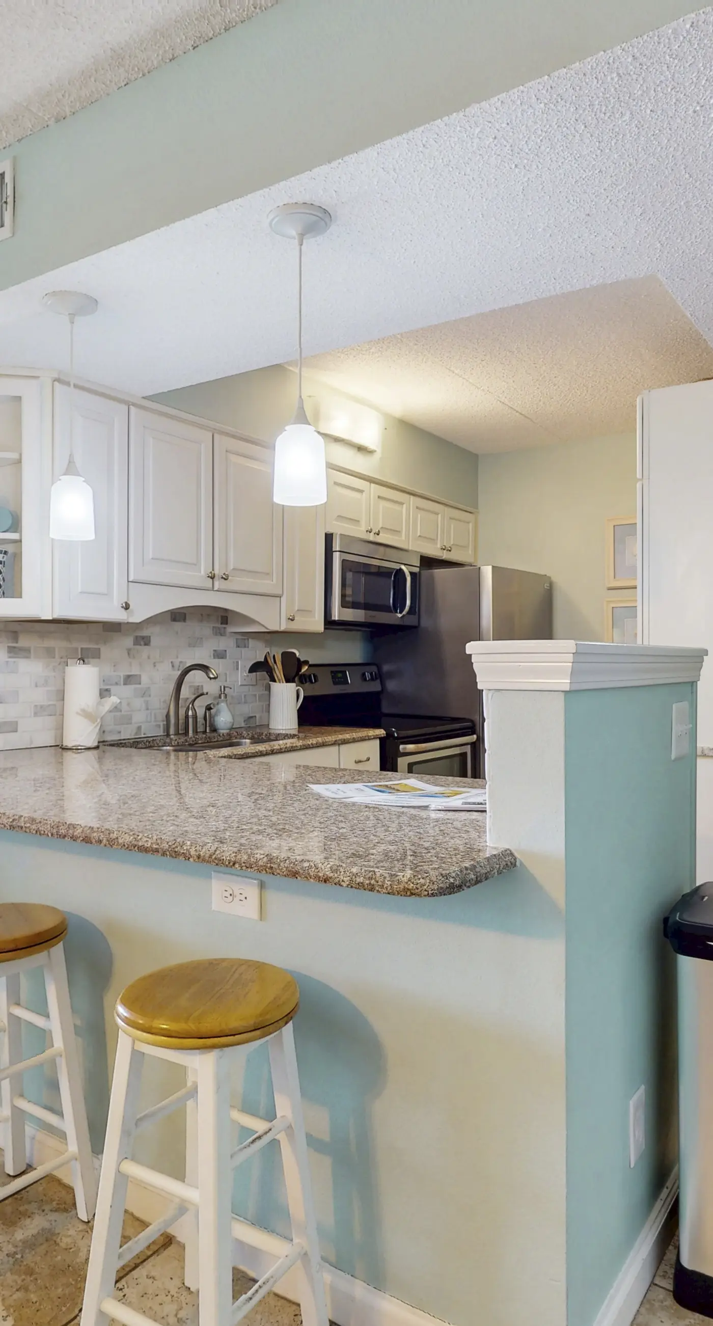 Island Echos 3H  Beachfront Condo with stunning views, shared pool and beach access