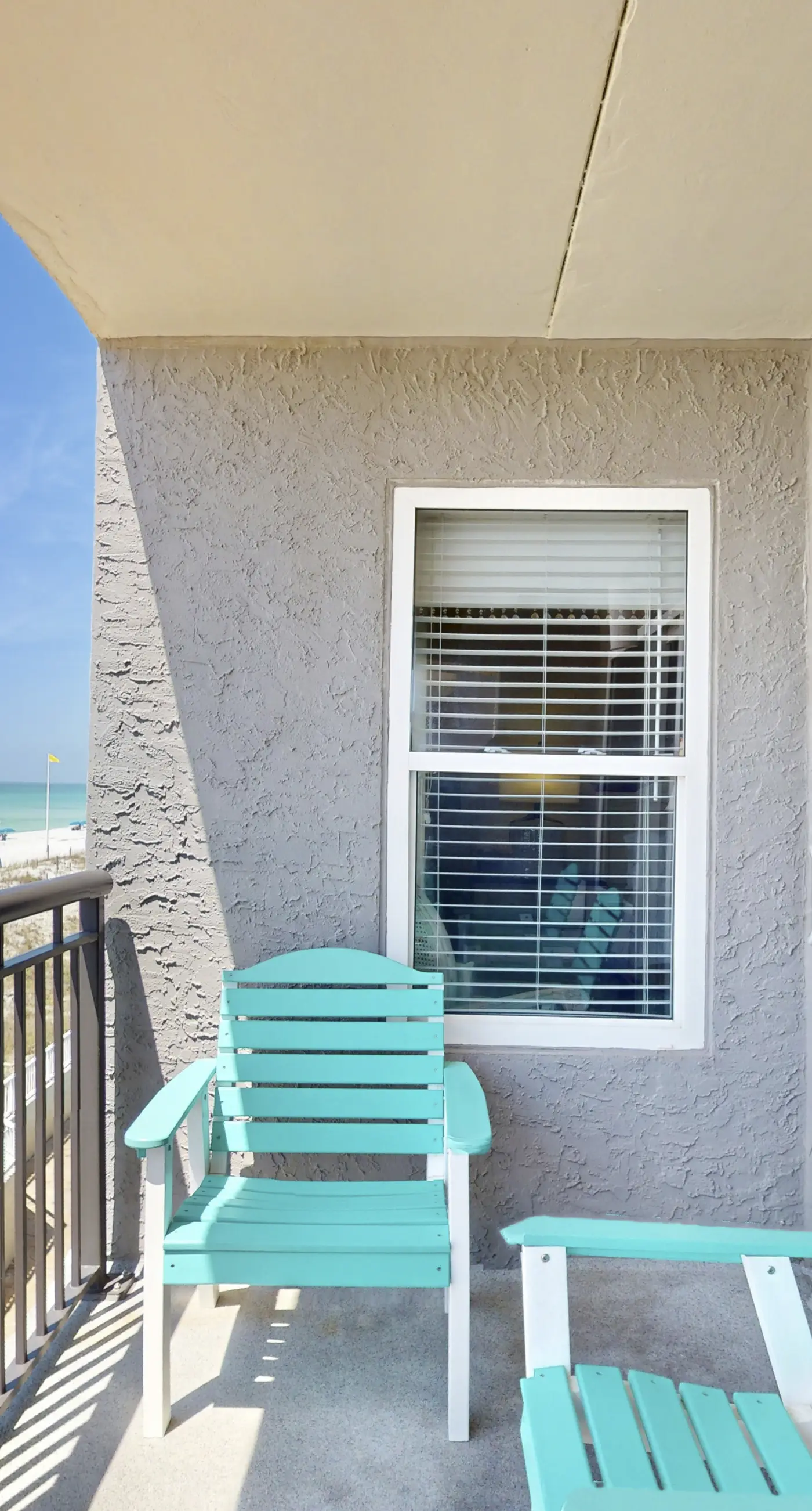 Island Echos 3H  Beachfront Condo with stunning views, shared pool and beach access