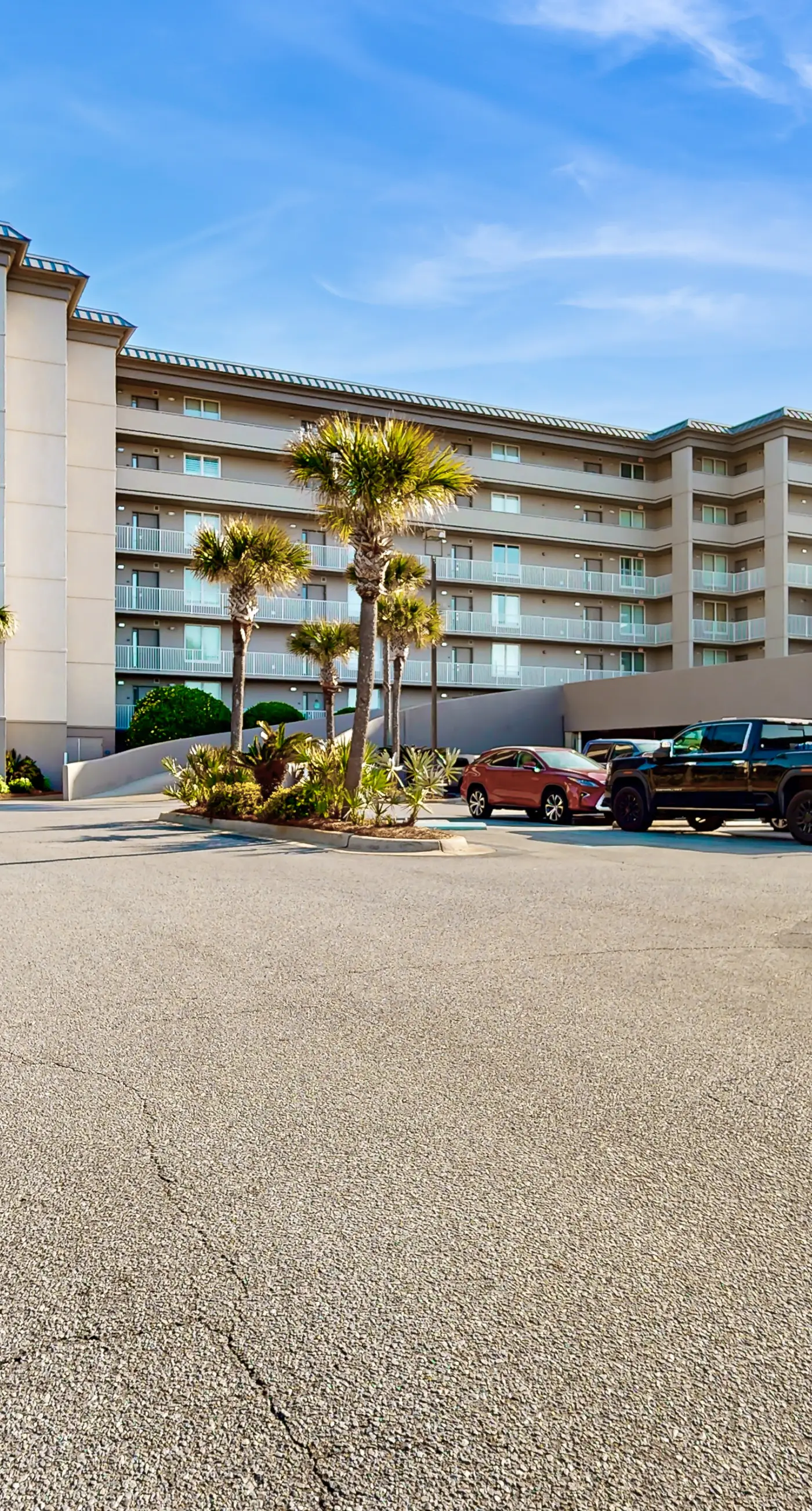 Island Princess 219- Second-floor, airy condo with great views - close to dining & shopping