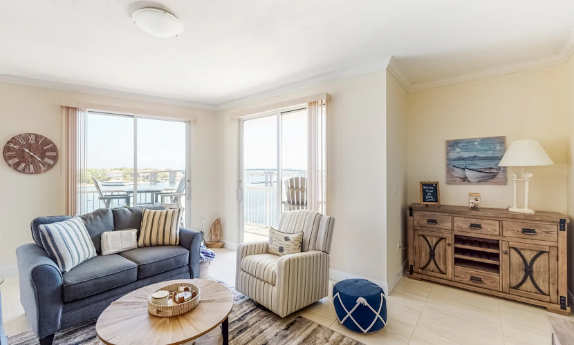 Palm Court Yacht Club #410