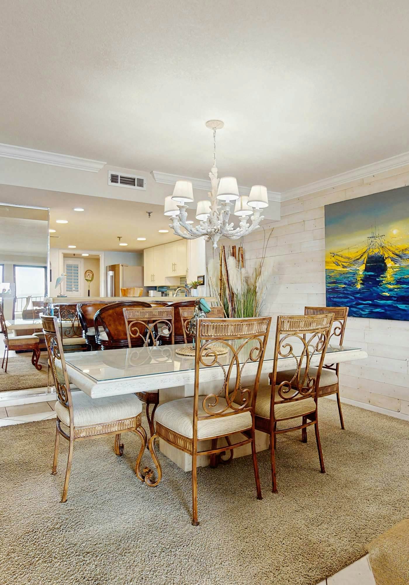 Sunny and Chairs SD 207- Enjoy the Pool or Relax on the Beach w/ 4 Seasonal Beach Chairs & 2 Umbrellas