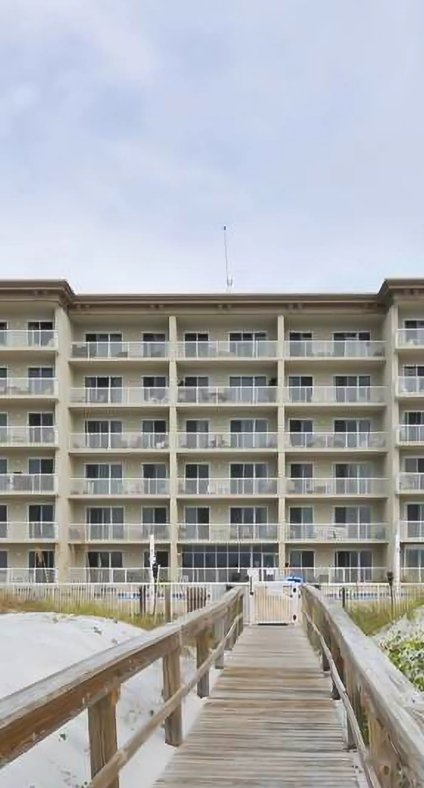 3rd Floor Amazing Condo w/ Gulf-Front Balcony, On-Site Pool, On The Beach