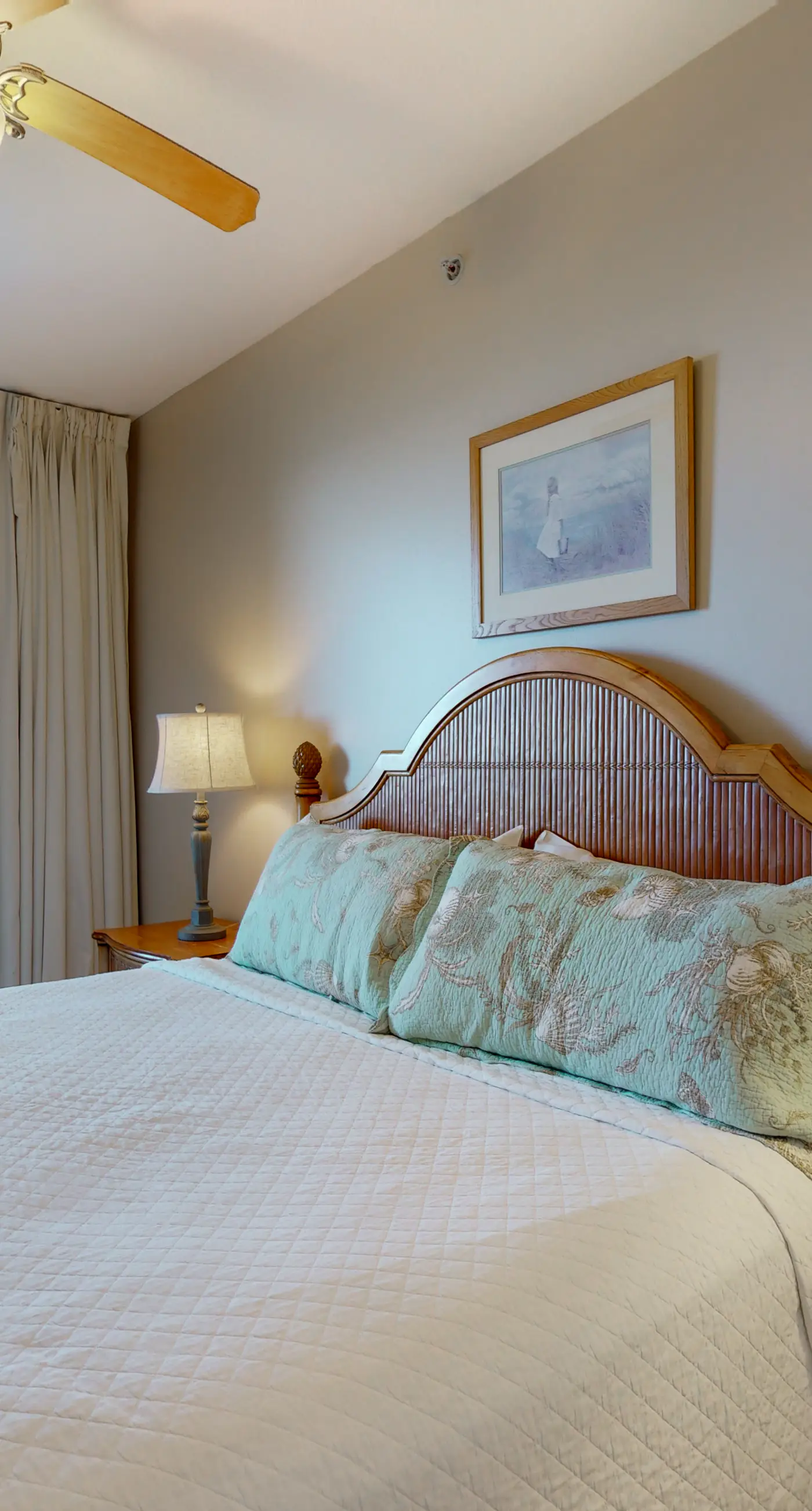 3rd Floor Amazing Condo w/ Gulf-Front Balcony, On-Site Pool, On The Beach