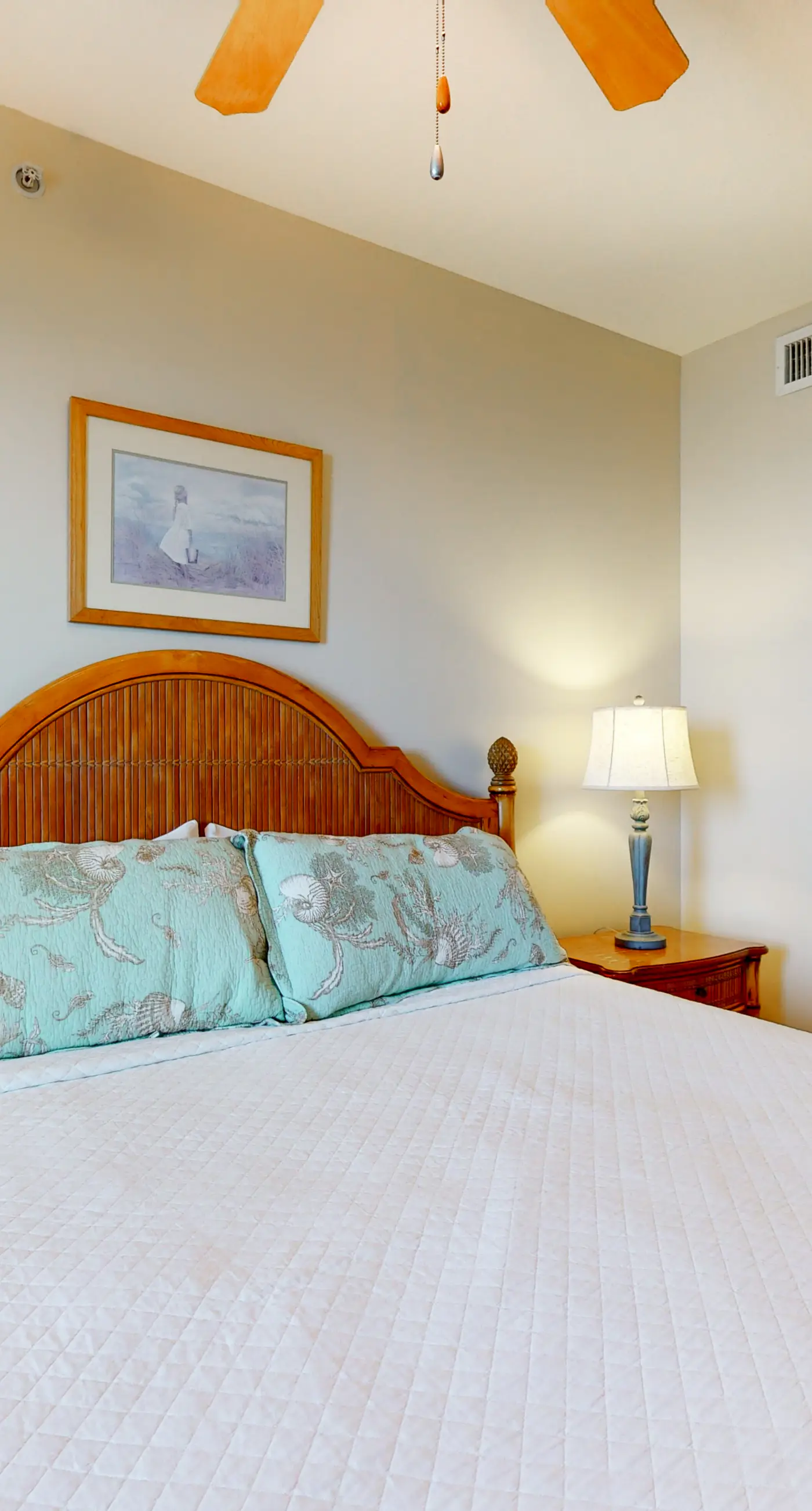 3rd Floor Amazing Condo w/ Gulf-Front Balcony, On-Site Pool, On The Beach