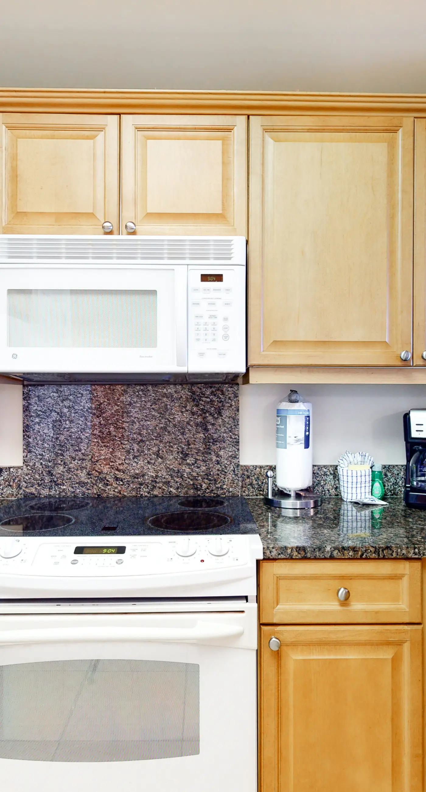 3rd Floor Amazing Condo w/ Gulf-Front Balcony, On-Site Pool, On The Beach