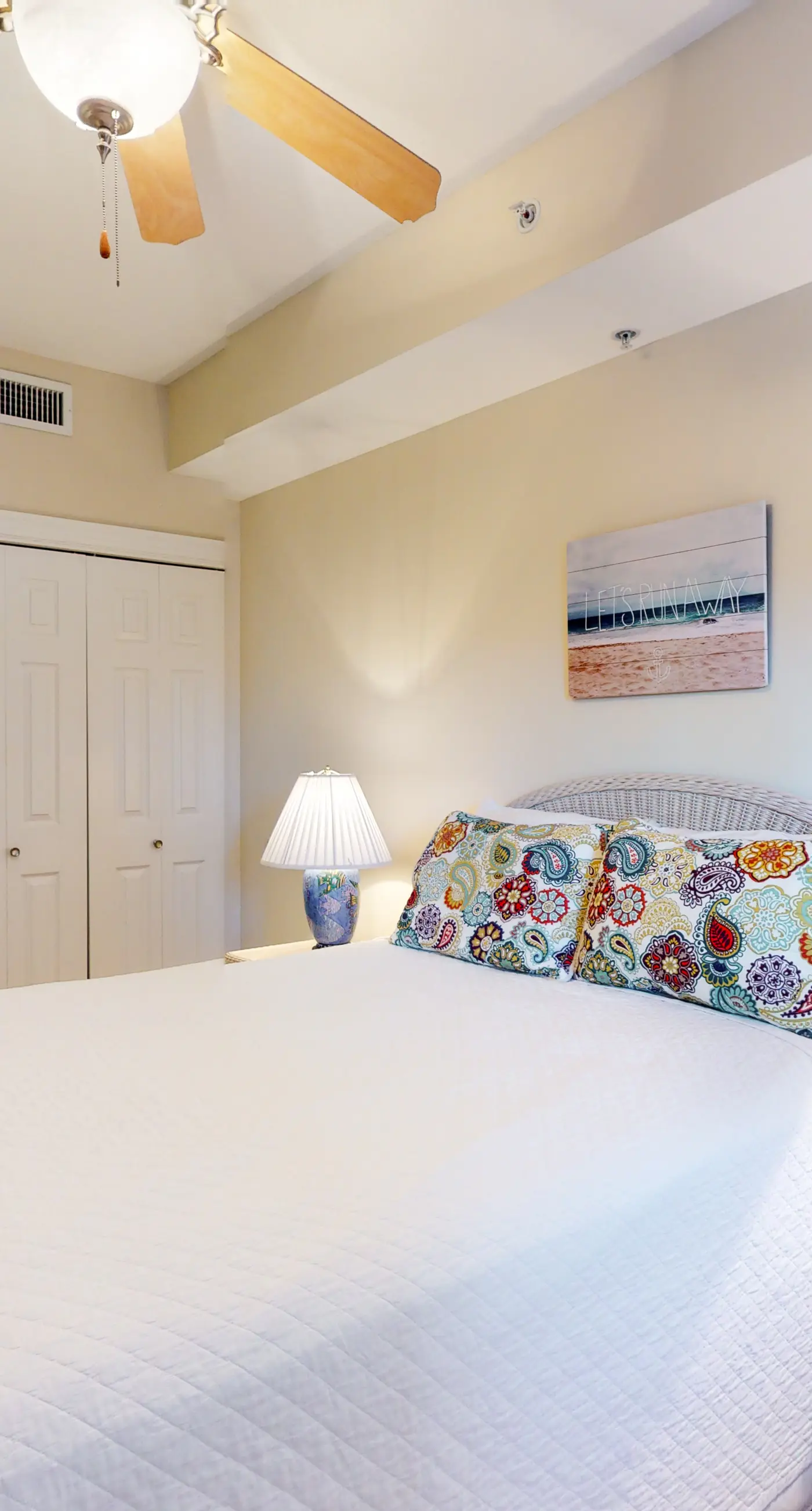 3rd Floor Amazing Condo w/ Gulf-Front Balcony, On-Site Pool, On The Beach