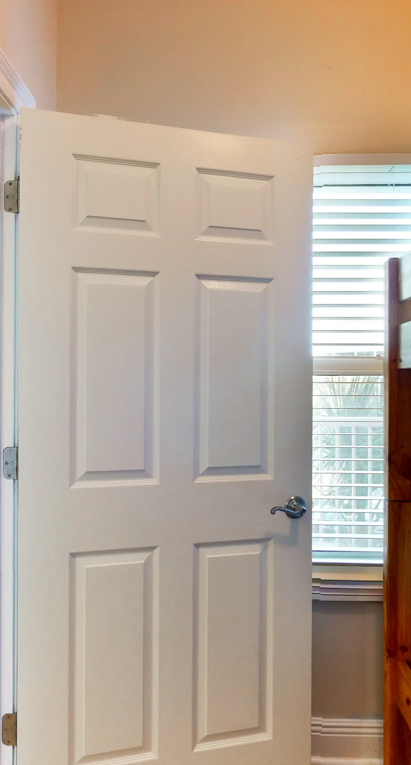 3rd Floor Amazing Condo w/ Gulf-Front Balcony, On-Site Pool, On The Beach