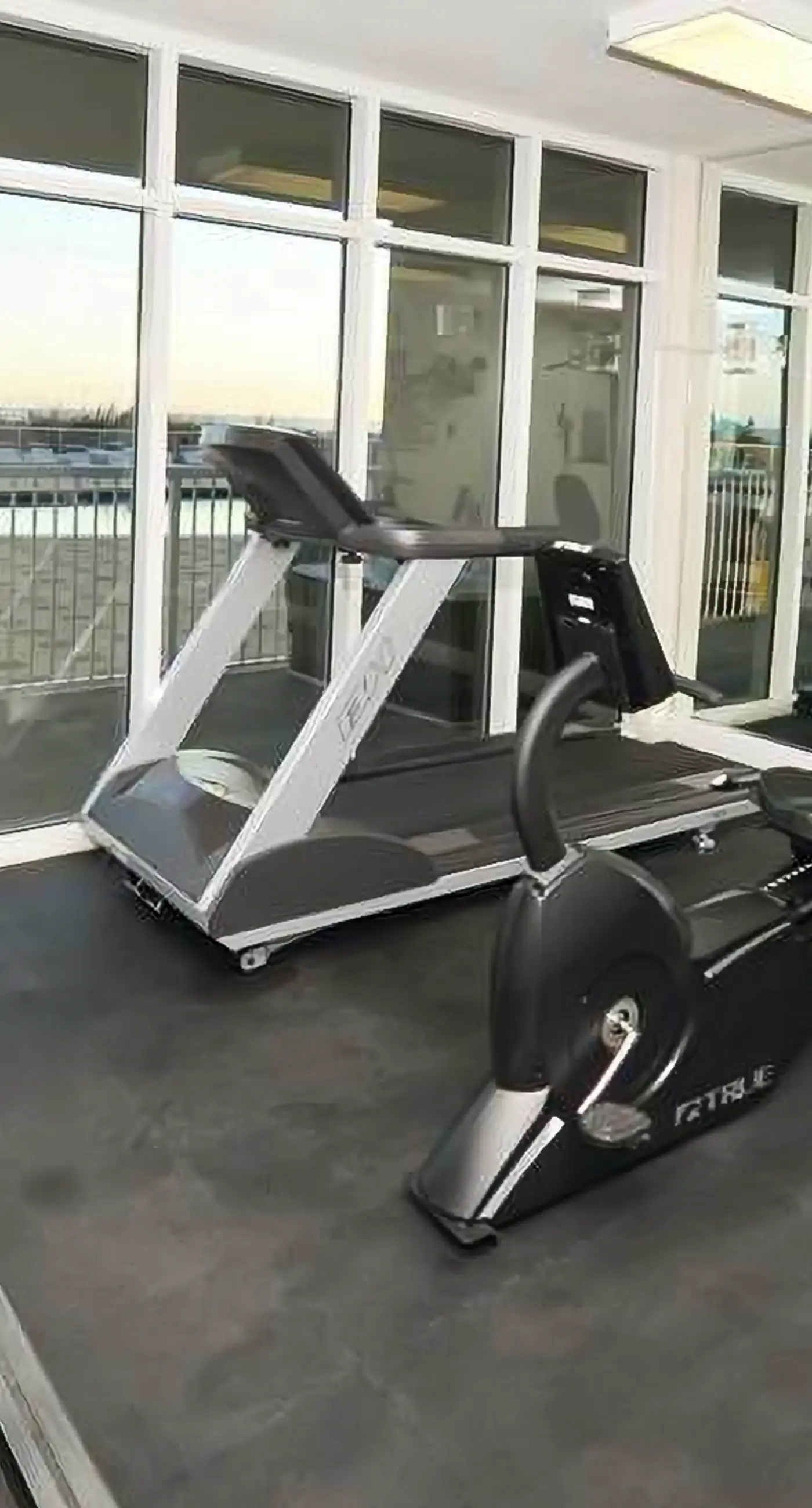 3rd Floor Amazing Condo w/ Gulf-Front Balcony, On-Site Pool, On The Beach