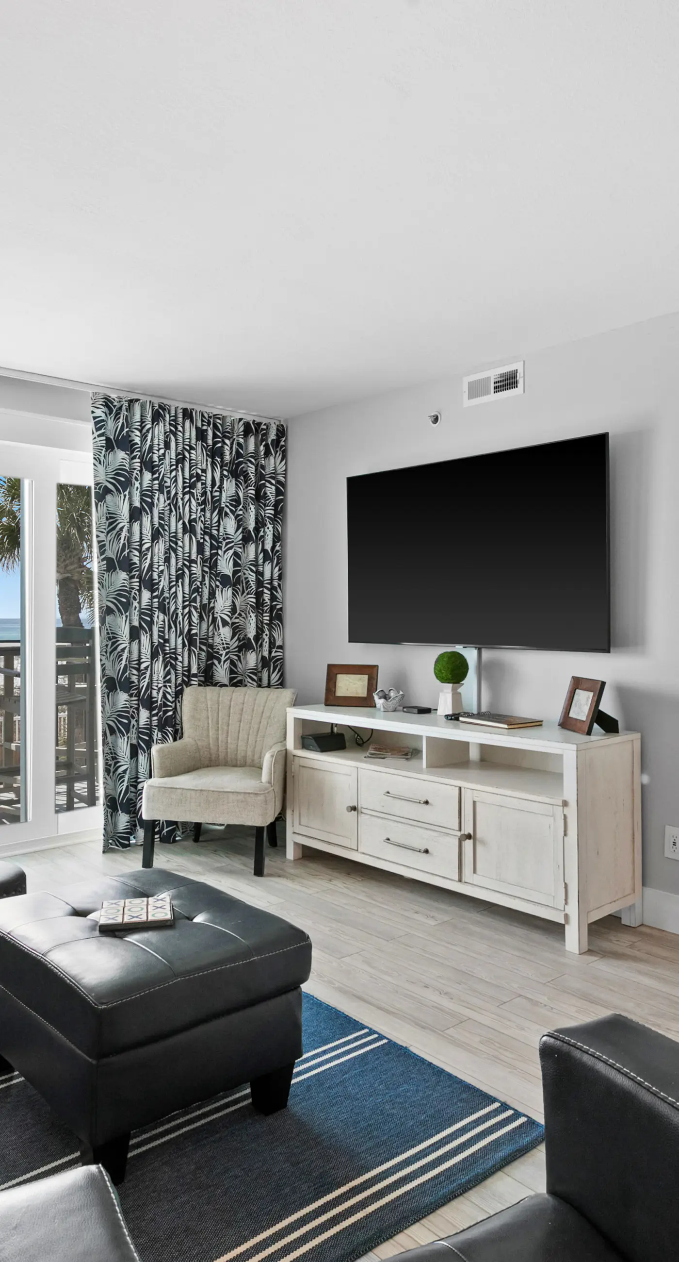 Sea Oats 202 - Sunny, beachfront condo with shared pool, free WiFi, & Gulf views