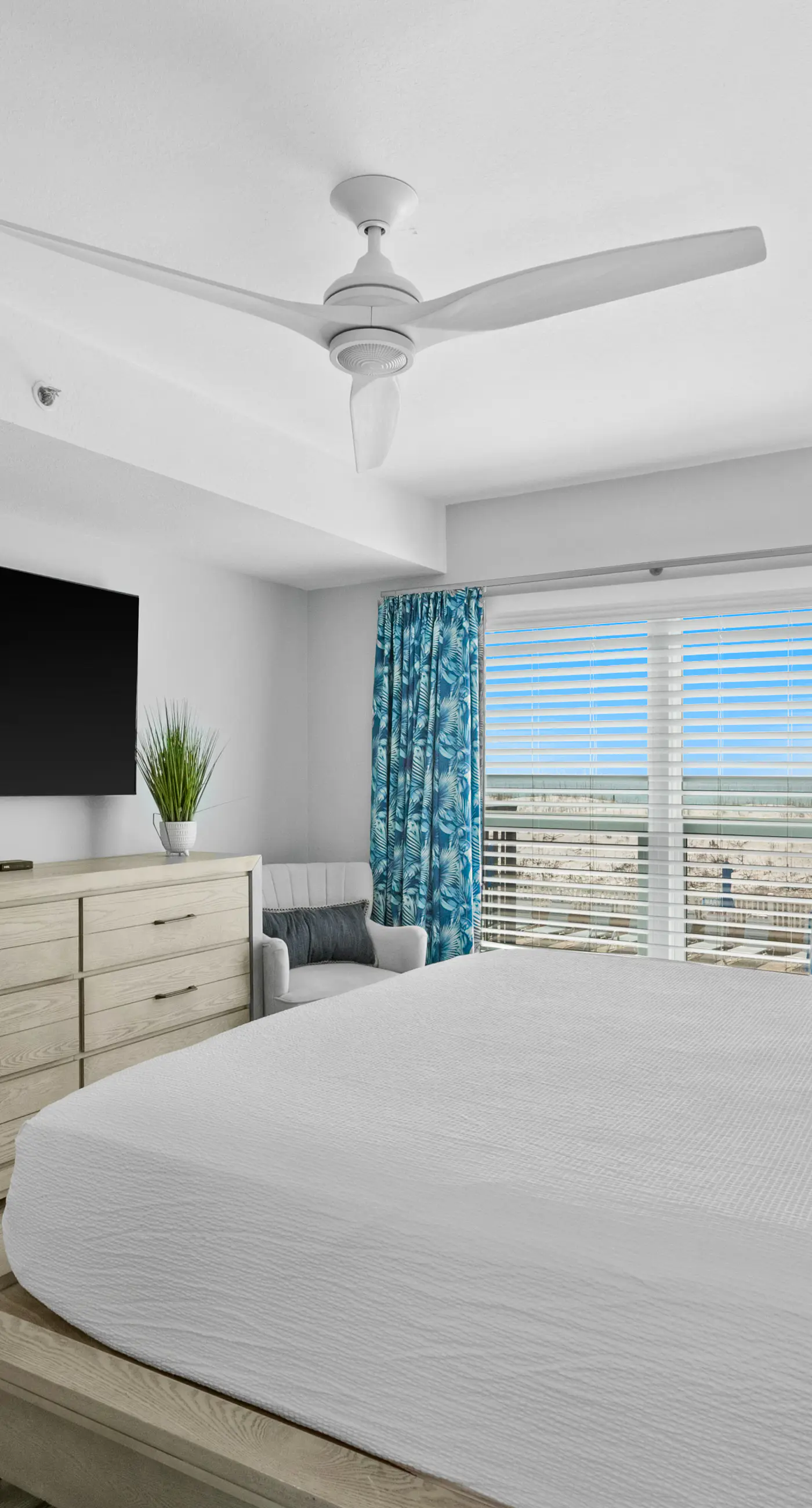 Sea Oats 202 - Sunny, beachfront condo with shared pool, free WiFi, & Gulf views