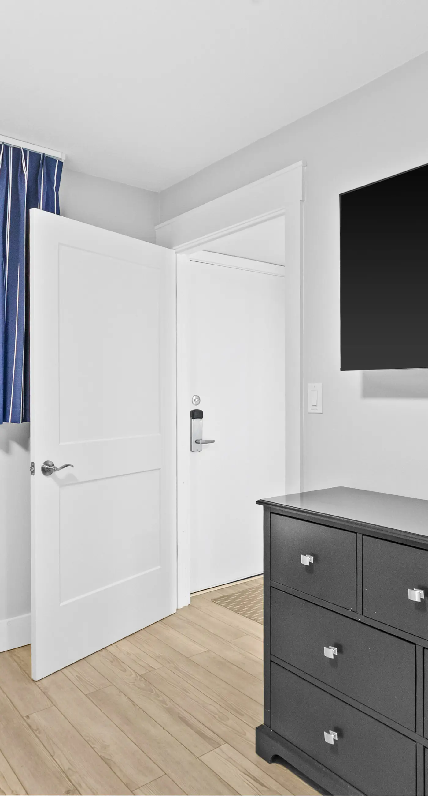 Sea Oats 202 - Sunny, beachfront condo with shared pool, free WiFi, & Gulf views