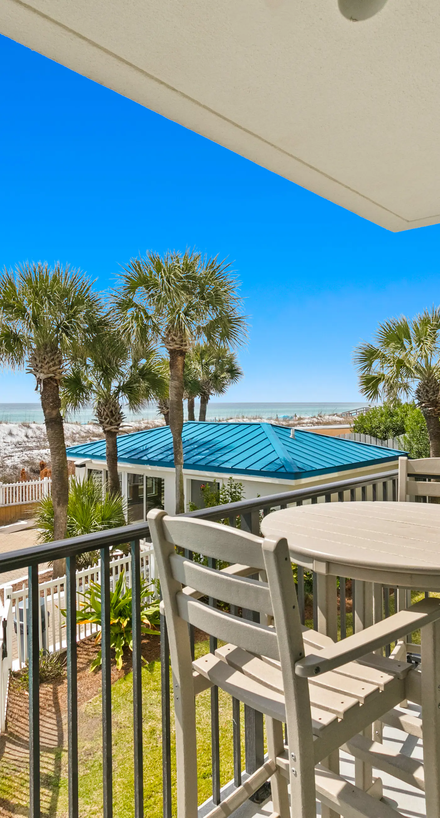Sea Oats 202 - Sunny, beachfront condo with shared pool, free WiFi, & Gulf views