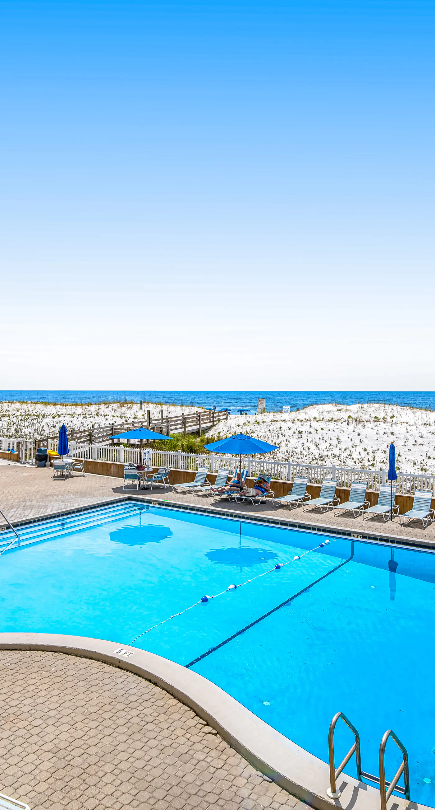 Sea Oats 302 - Beachfront, 3rd-floor condo with pool, hot tub, ocean view & fast WiFi