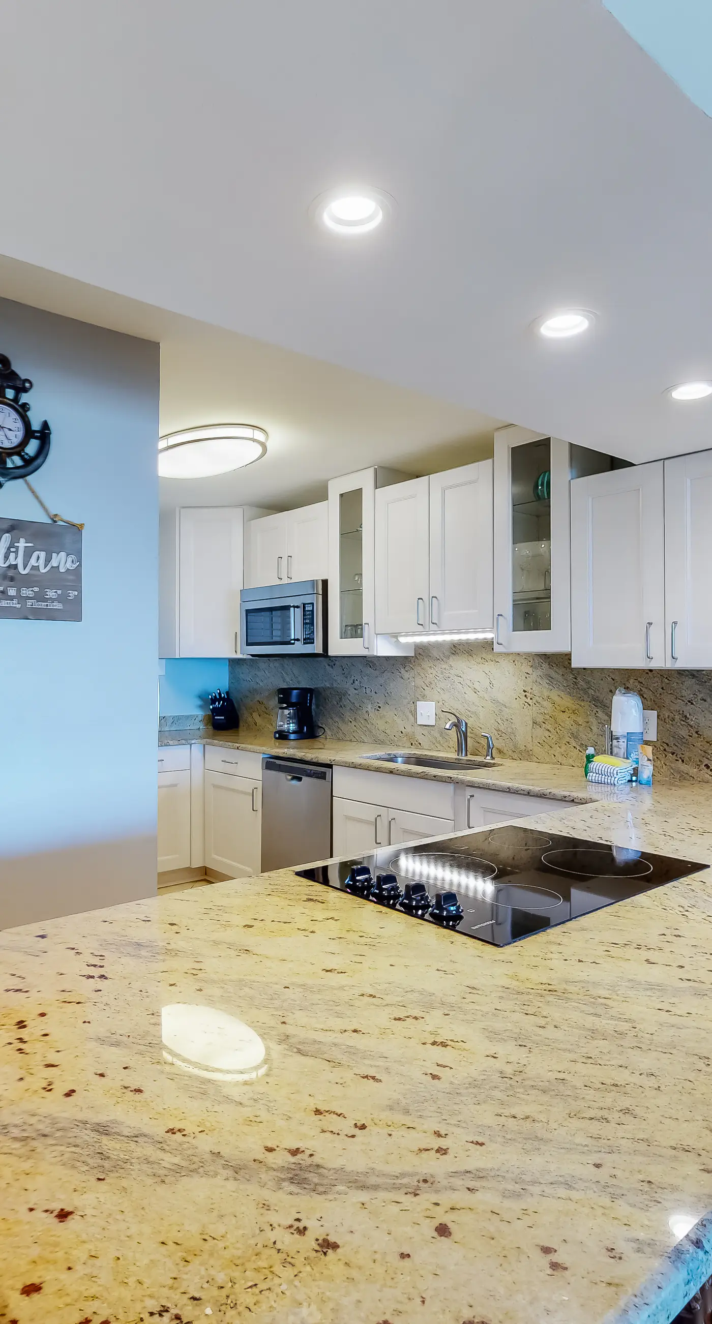 Sea Oats 302 - Beachfront, 3rd-floor condo with pool, hot tub, ocean view & fast WiFi