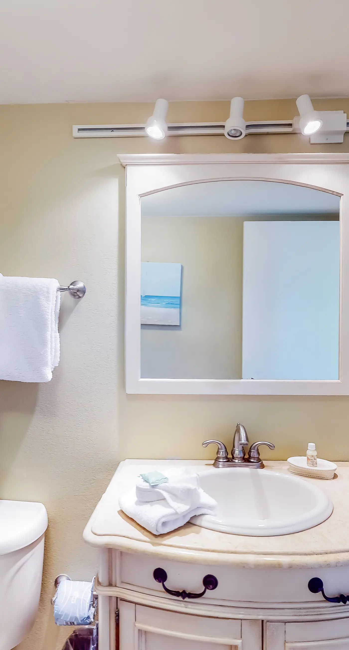 Sea Oats 302 - Beachfront, 3rd-floor condo with pool, hot tub, ocean view & fast WiFi