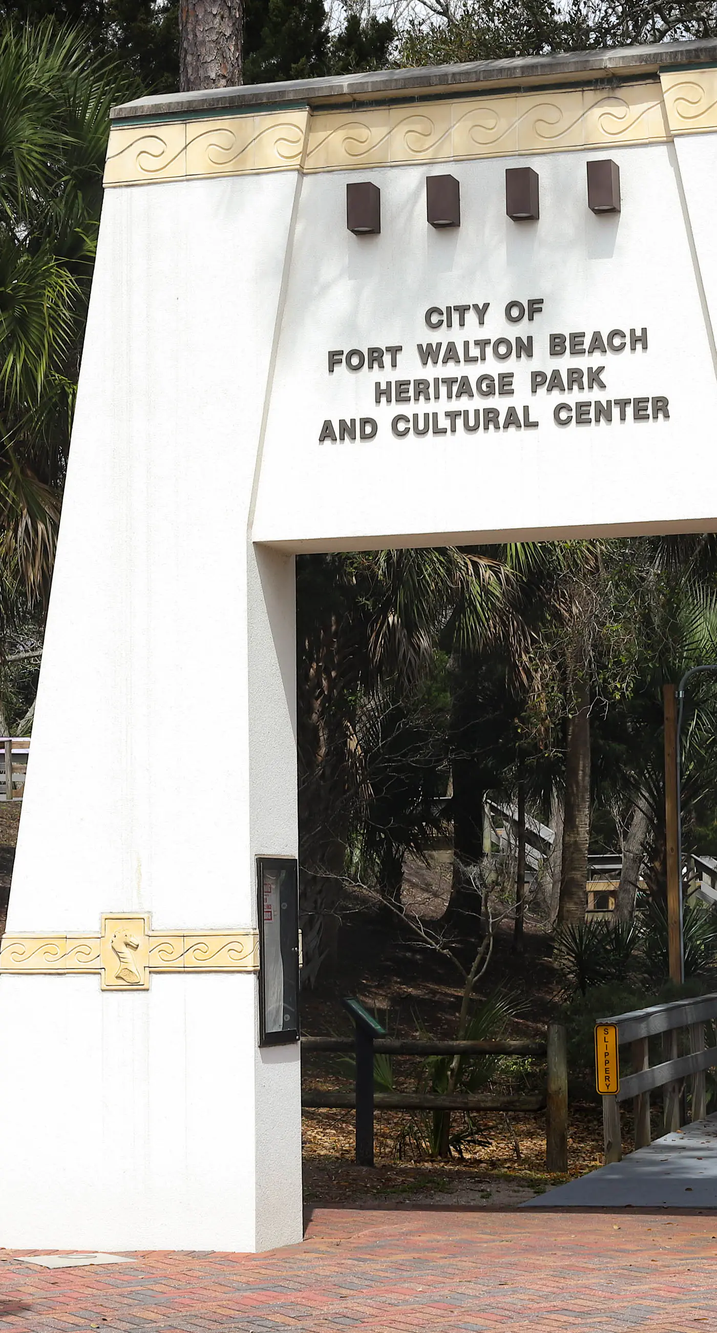 Sea Oats 302 - Beachfront, 3rd-floor condo with pool, hot tub, ocean view & fast WiFi