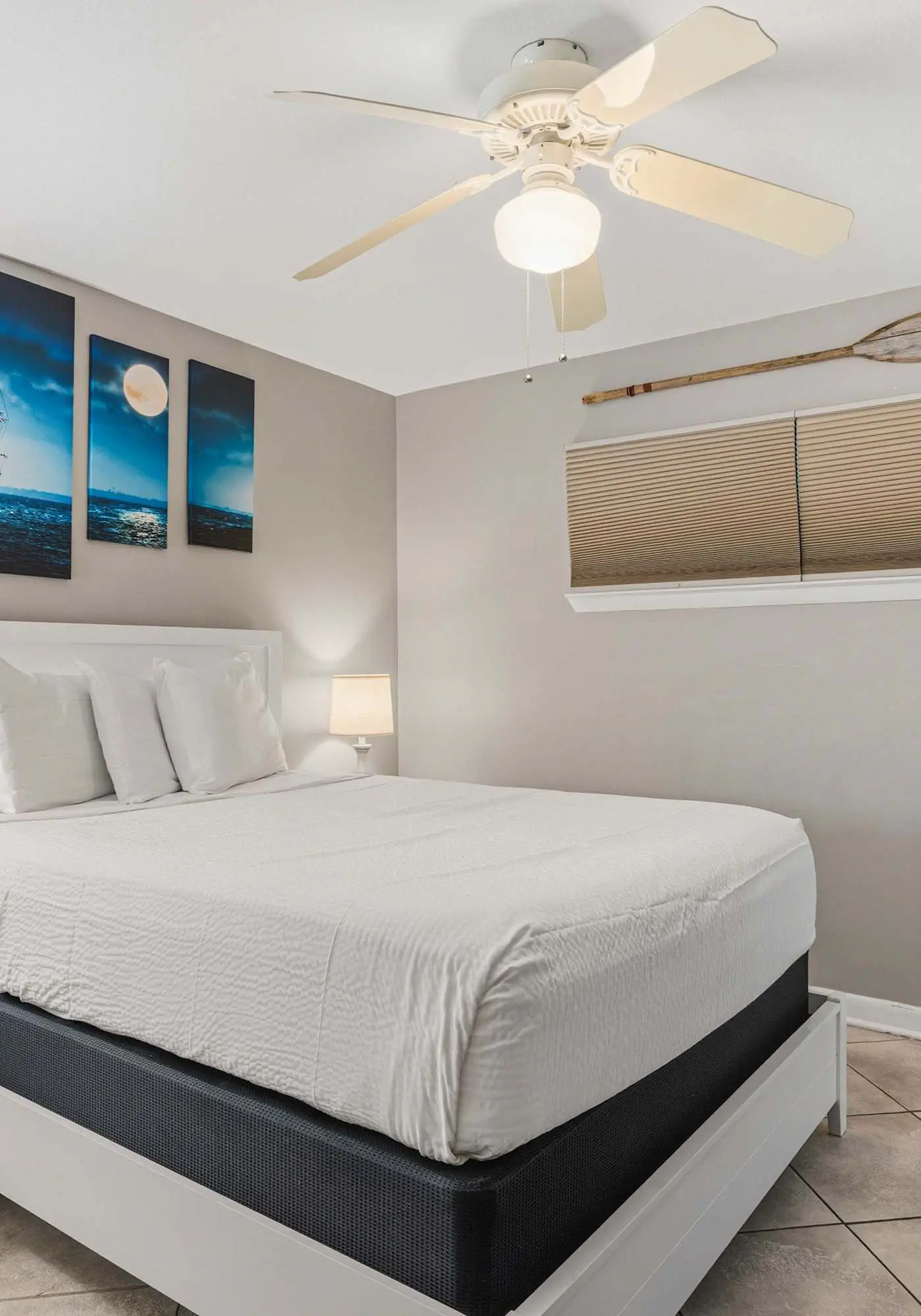 Beachfront, 3rd-floor condo with pool, hot tub, ocean view & fast WiFi