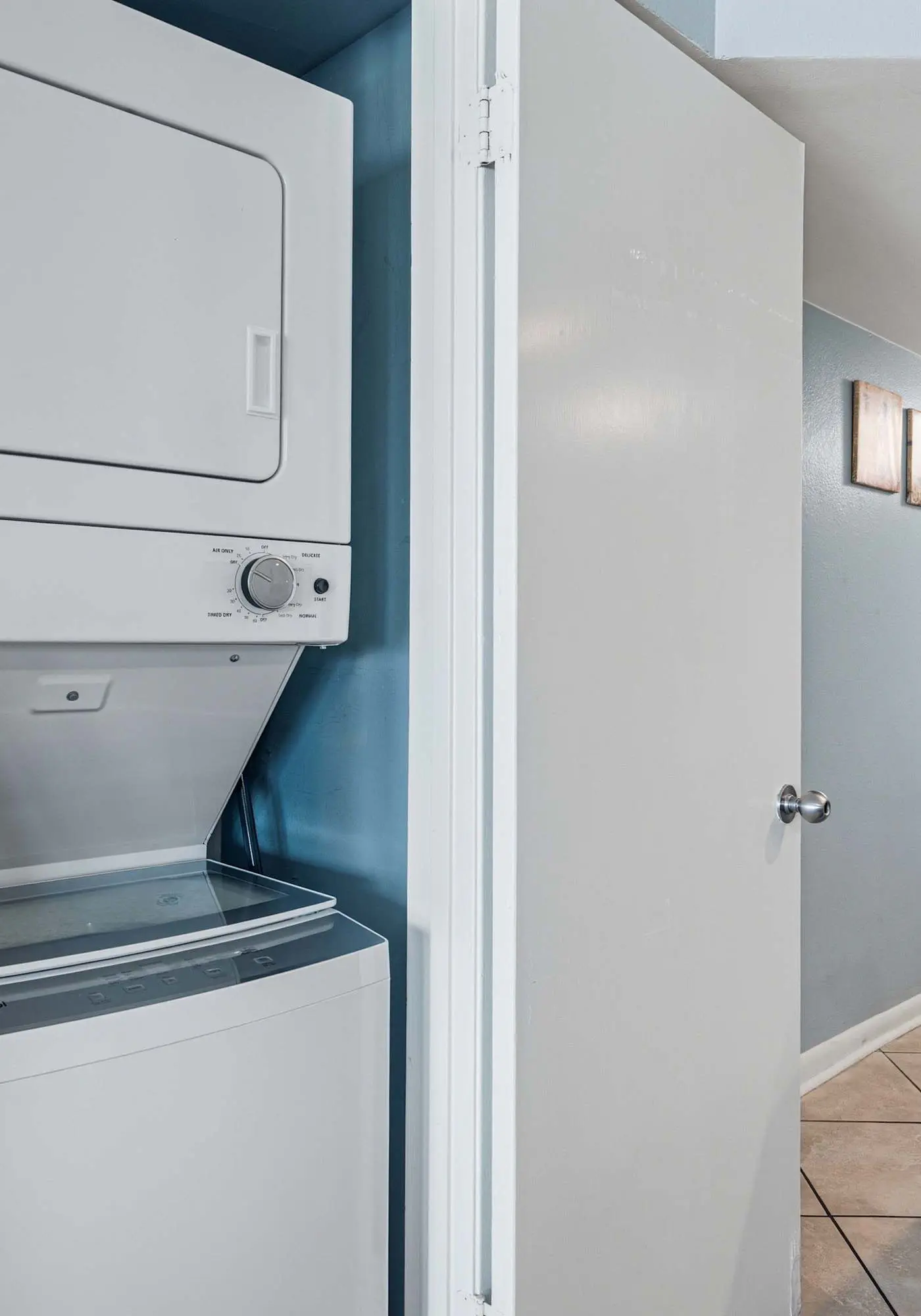 Beachfront, 3rd-floor condo with pool, hot tub, ocean view & fast WiFi